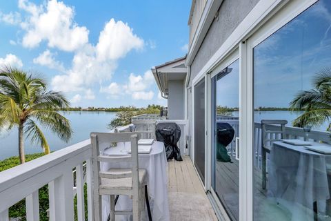 A home in Hutchinson Island