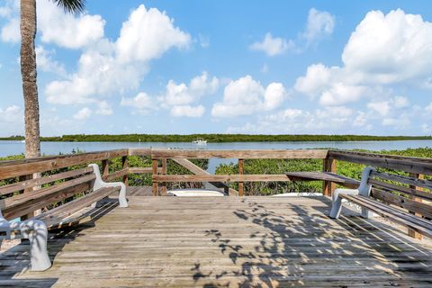 A home in Hutchinson Island