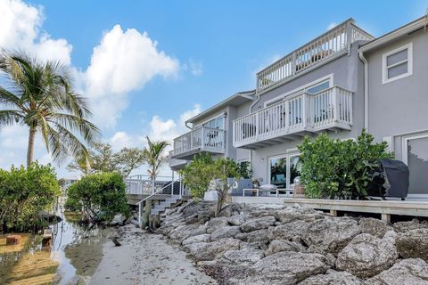 A home in Hutchinson Island