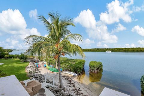 A home in Hutchinson Island