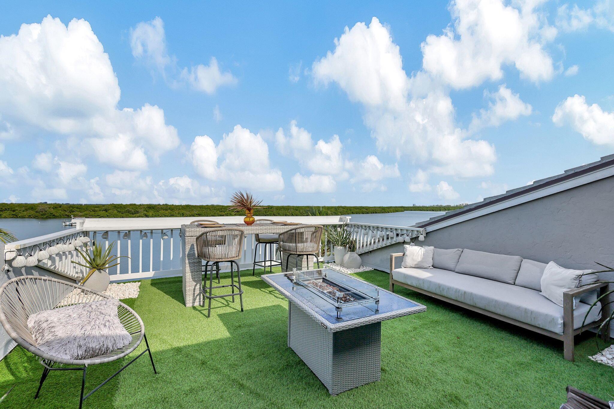 CORAL COVE BEACH SECTION - Residential
