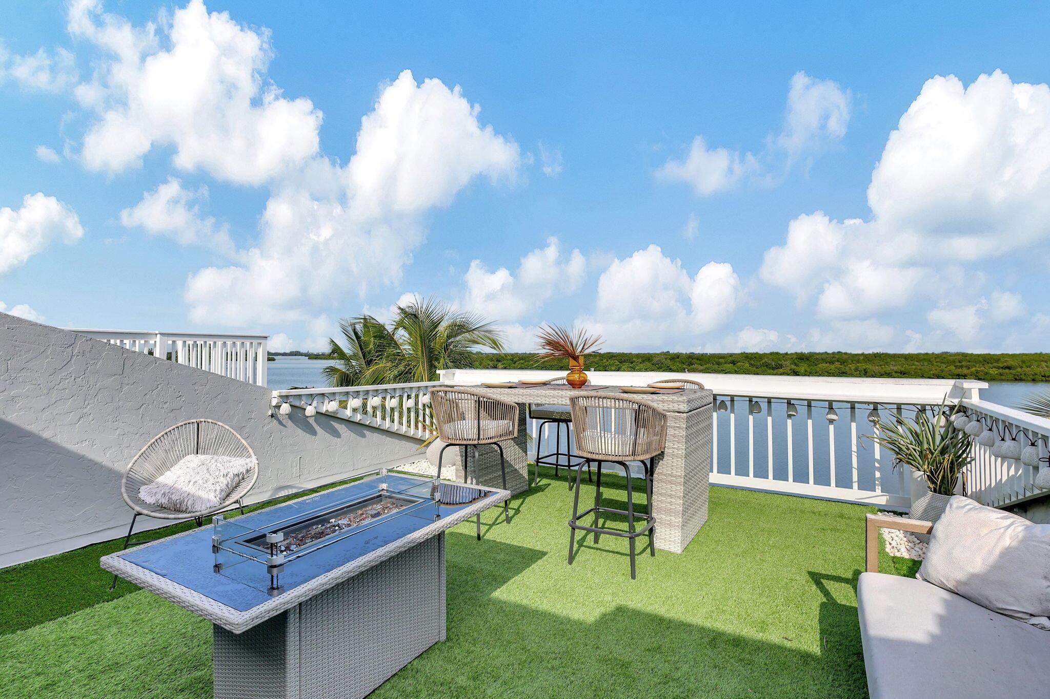 CORAL COVE BEACH SECTION - Residential