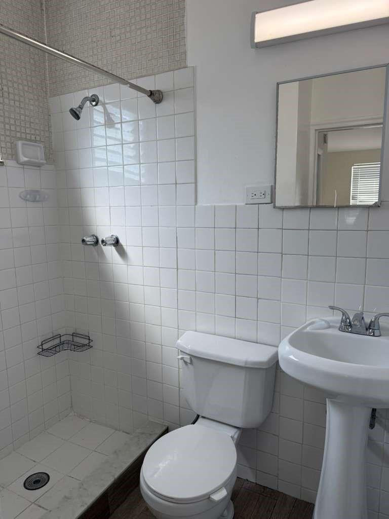 Hallandale Park 5-20 B - Residential Lease