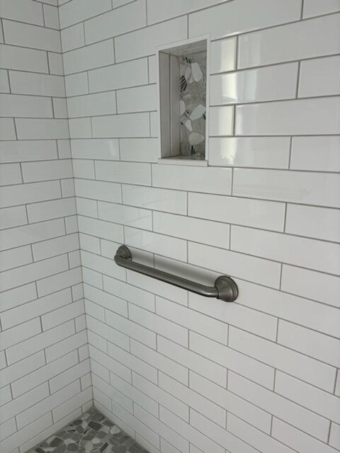 MANATEE BAY - Residential Lease