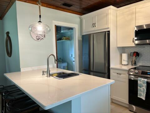 MANATEE BAY - Residential Lease