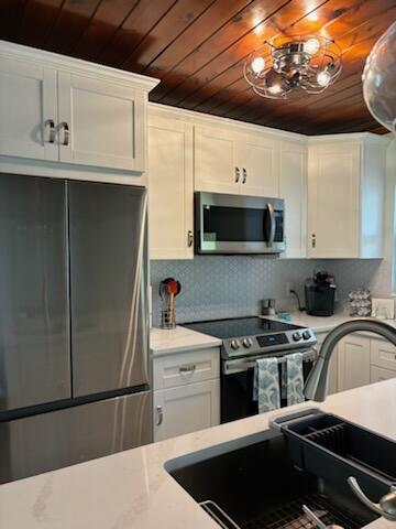 MANATEE BAY - Residential Lease