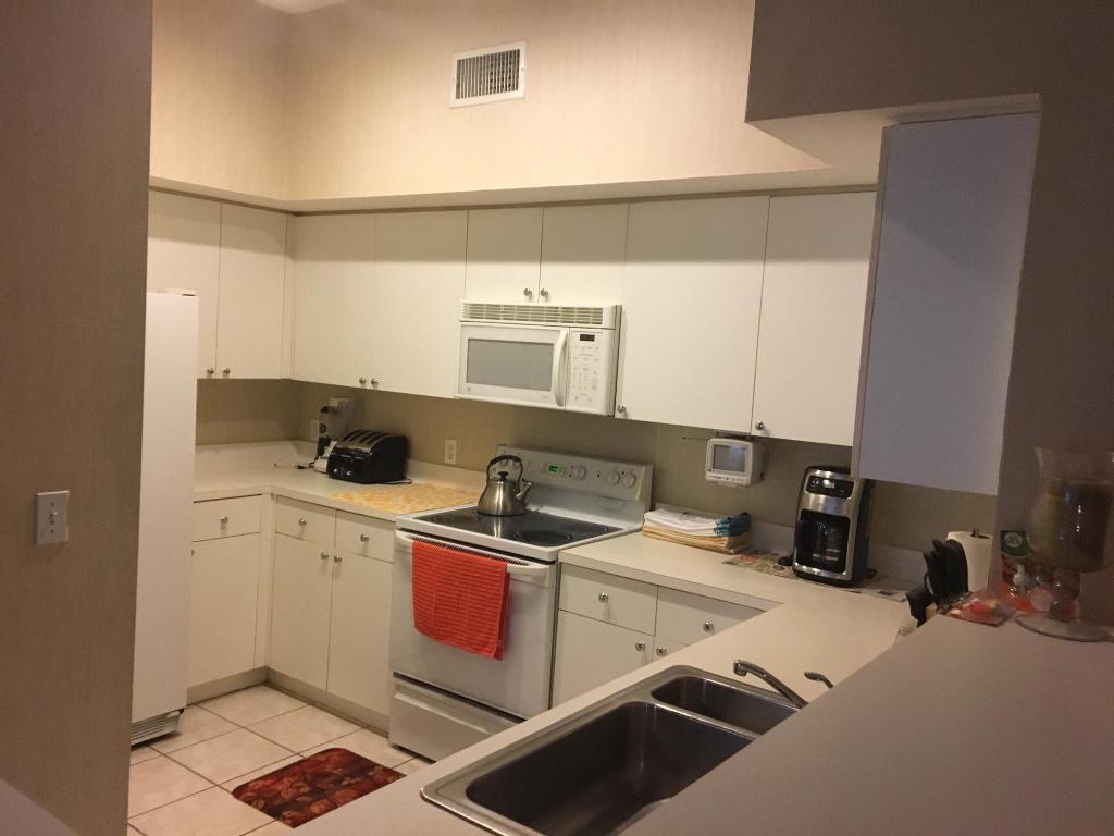 ST ANDREWS AT POLO CLUB CONDO - Residential