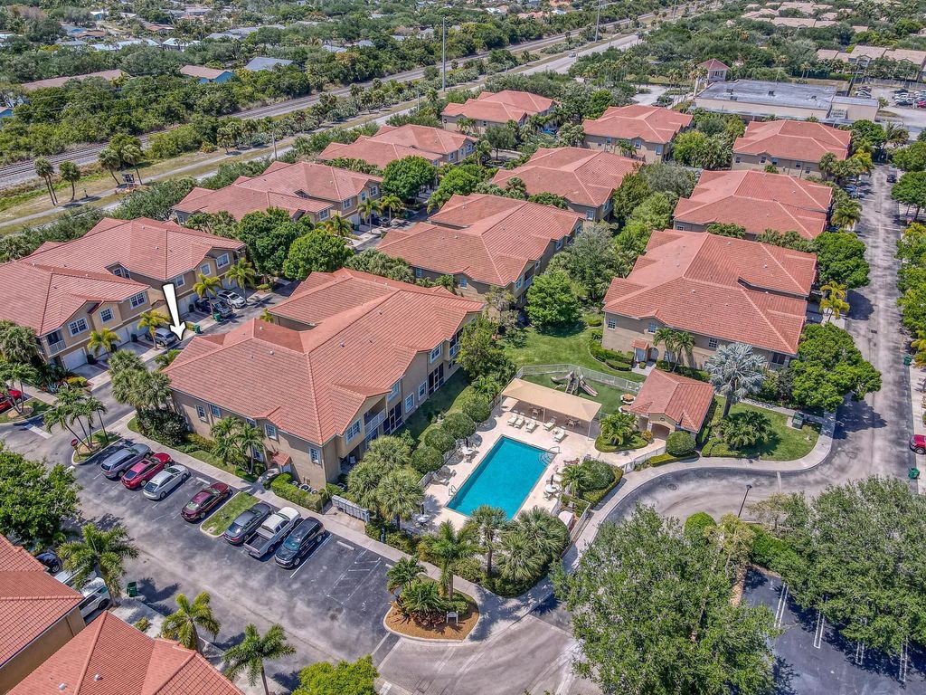 Photo of 112 Lighthouse Circle #J, Tequesta, FL 33469 (MLS # R11080627)