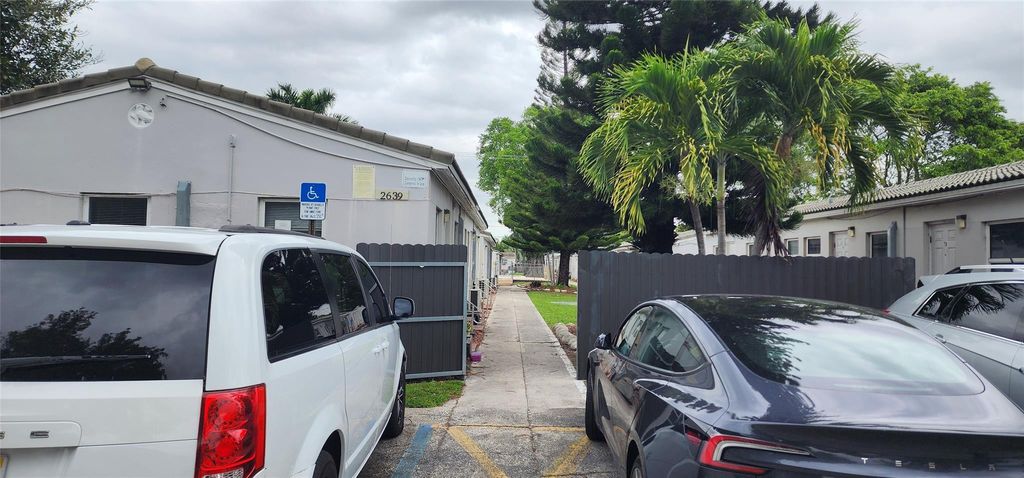 Photo of 2707 Lincoln Street #18, Hollywood, FL 33020 (MLS # F10549411)