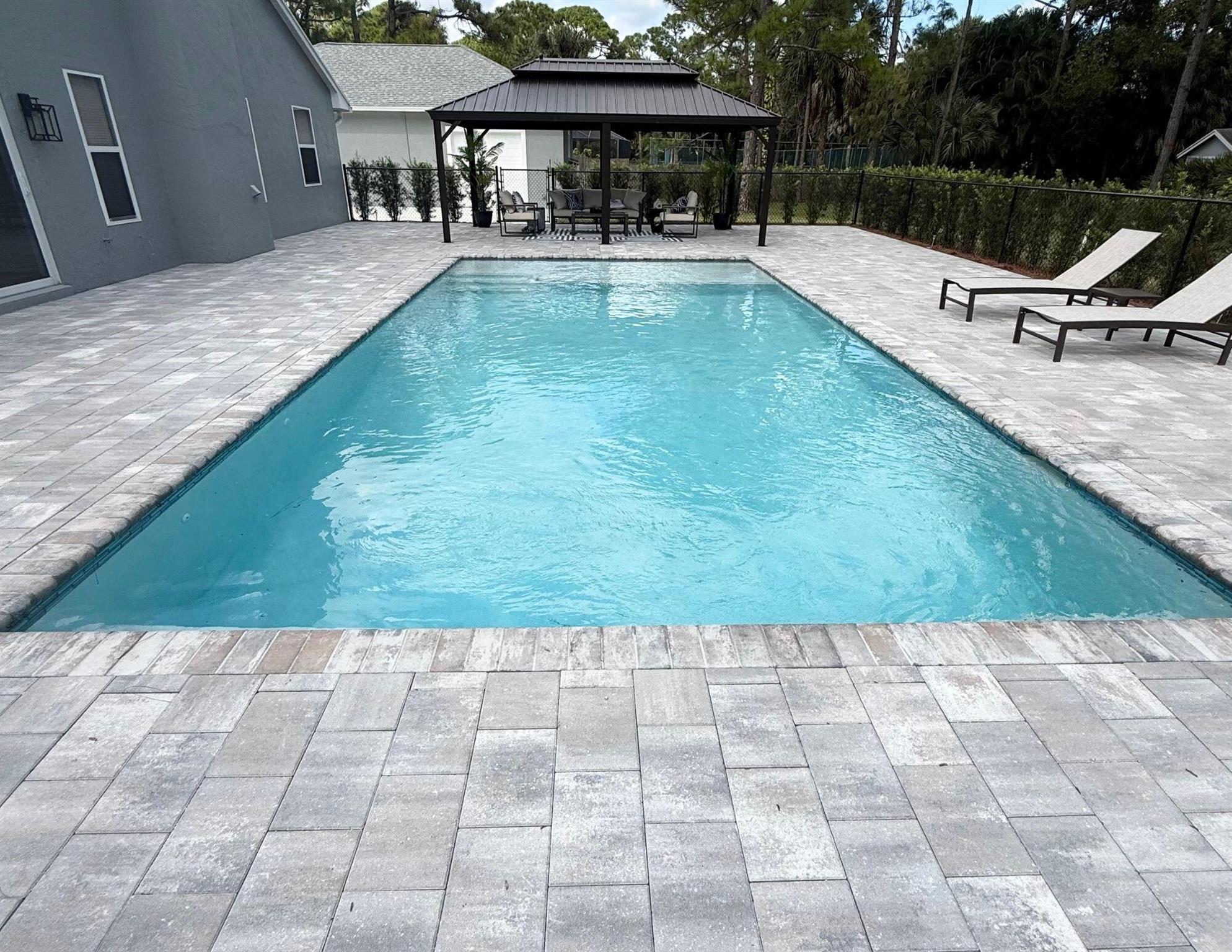 Palm Beach Country Estate - Residential