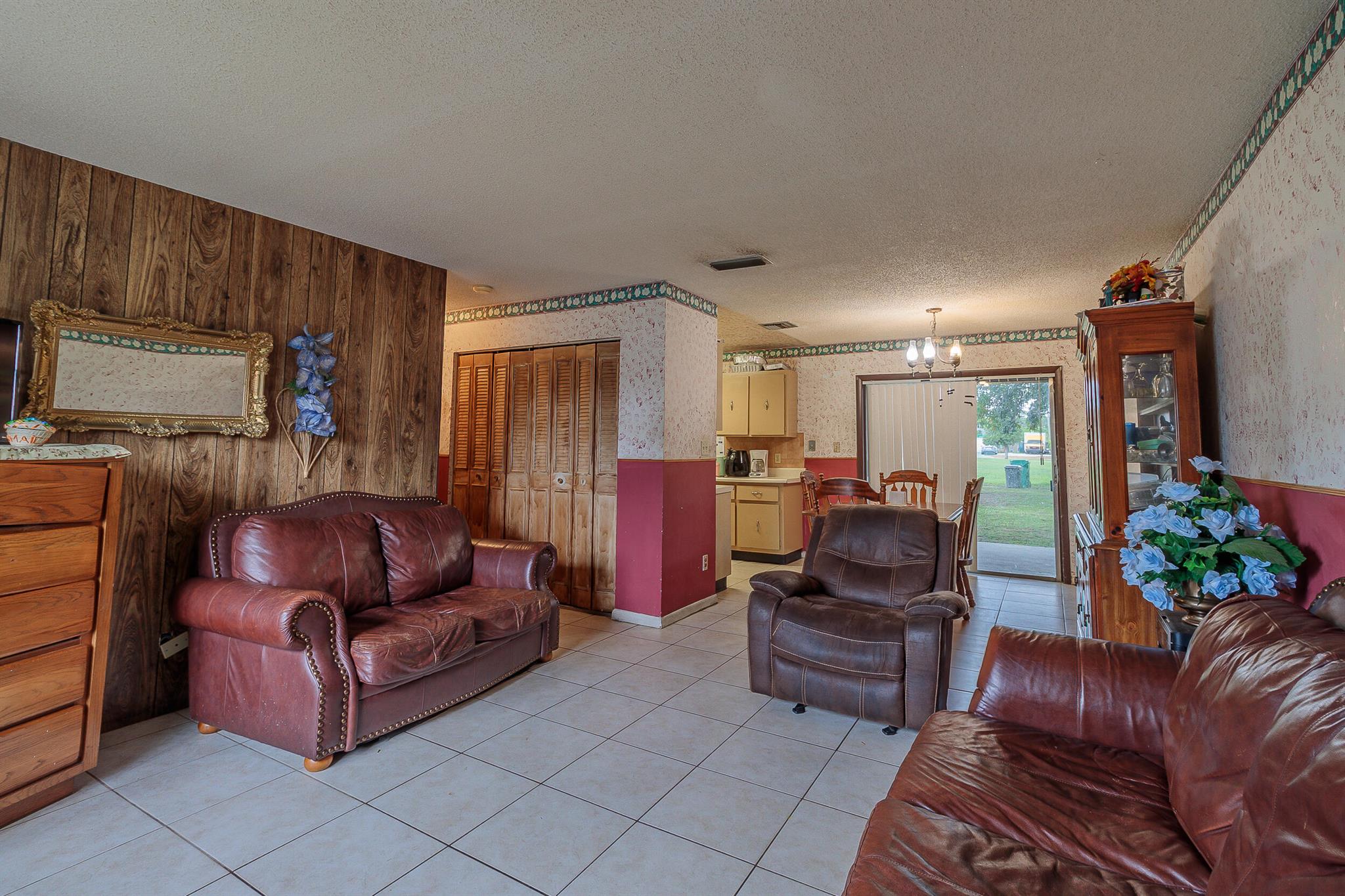 2695 Mohawk Avenue