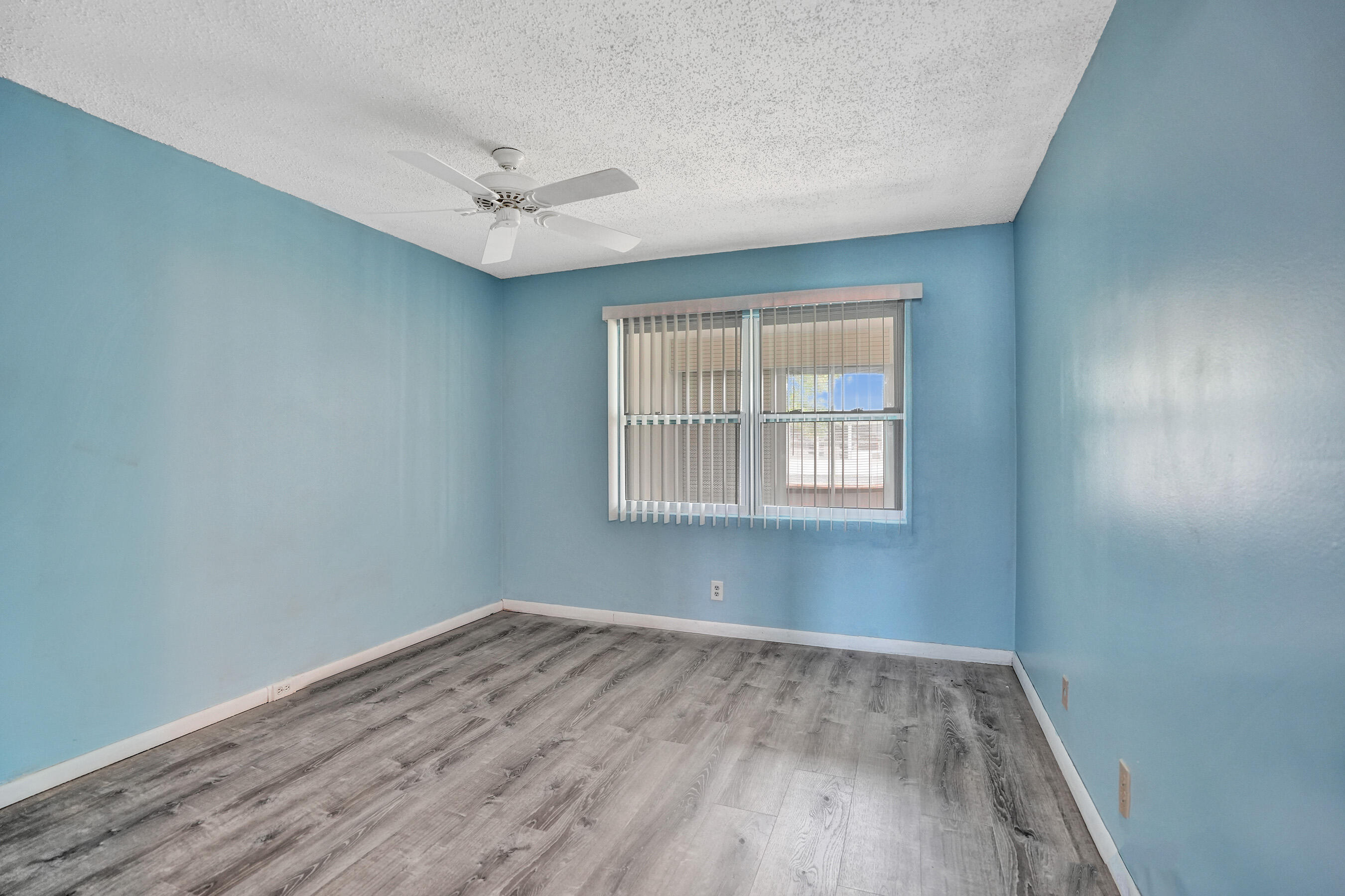 OAKRIDGE T CONDO - Residential