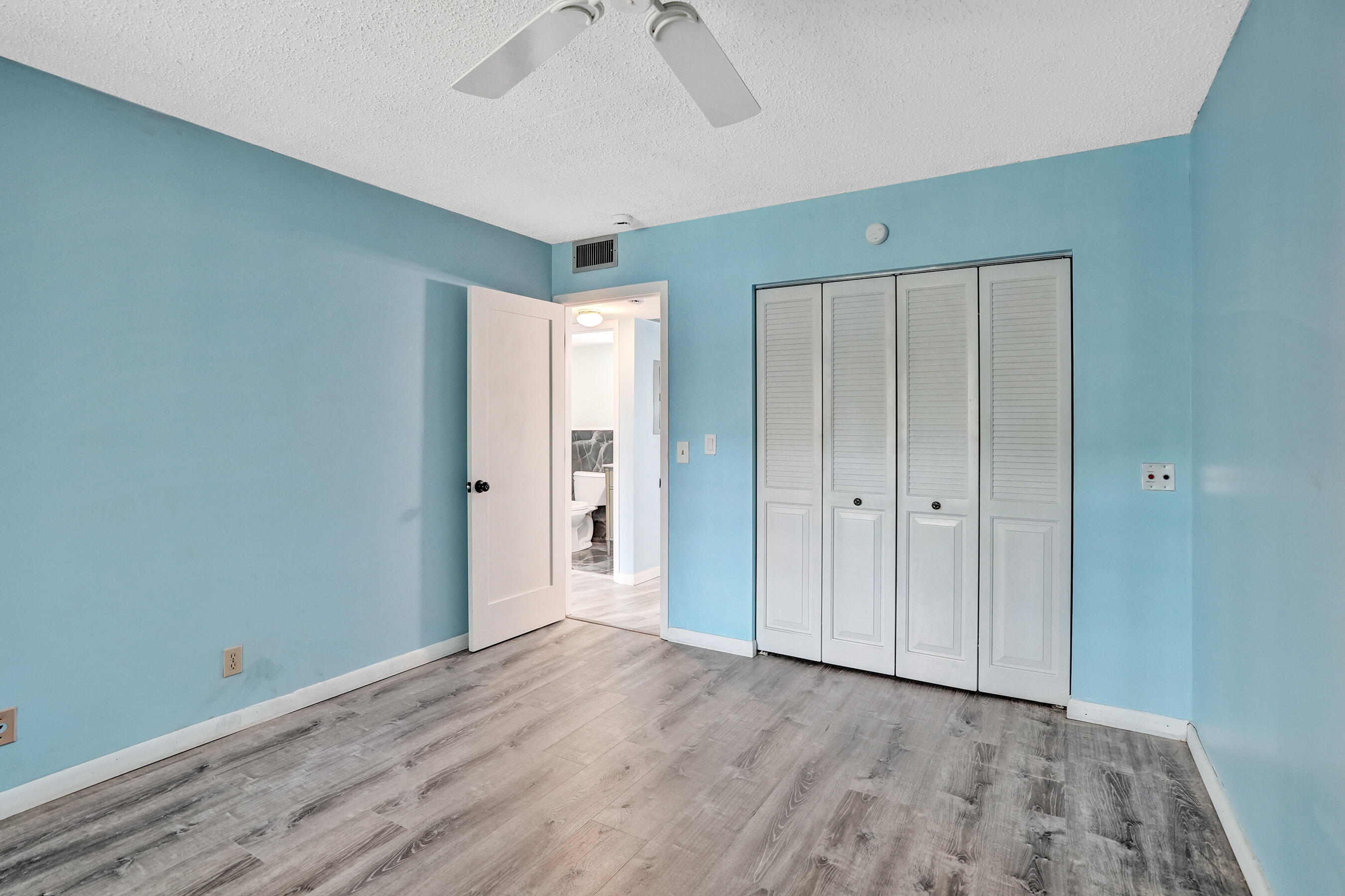 OAKRIDGE T CONDO - Residential