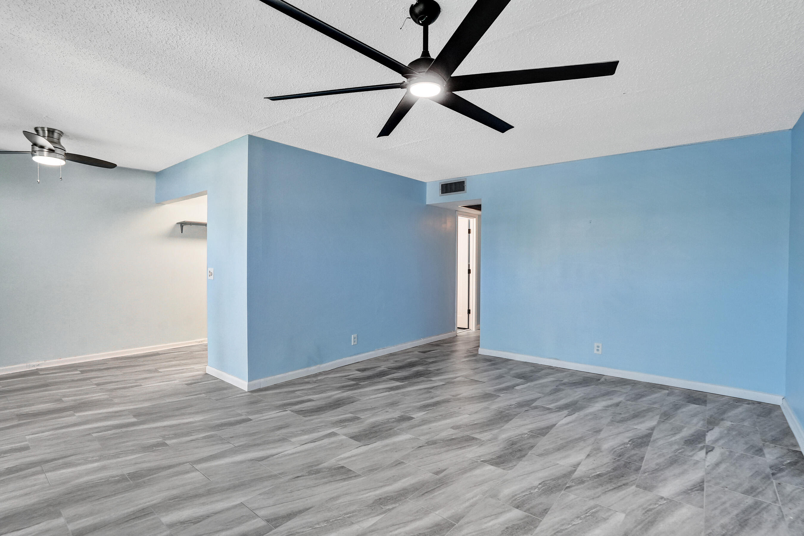OAKRIDGE T CONDO - Residential