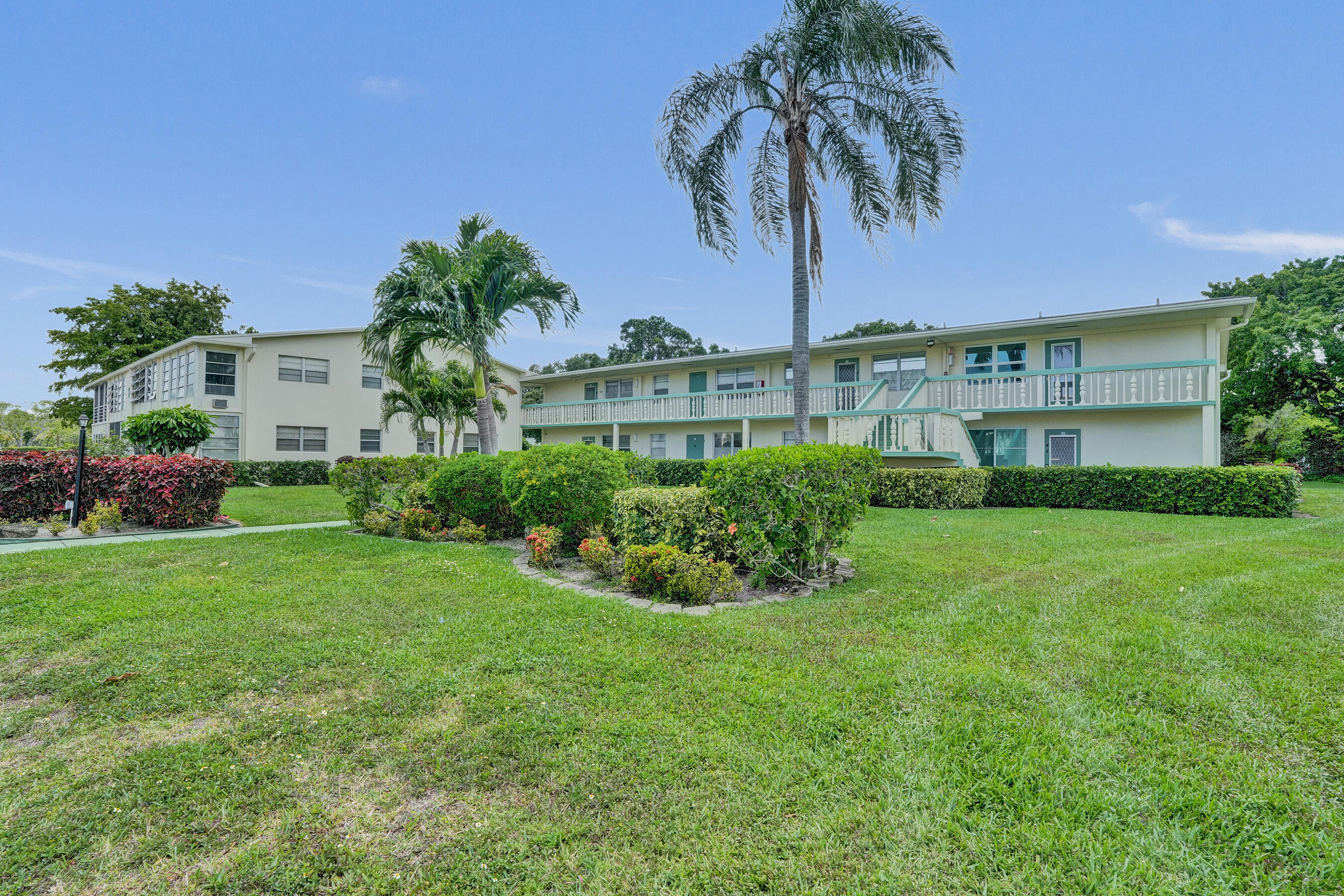 OAKRIDGE T CONDO - Residential