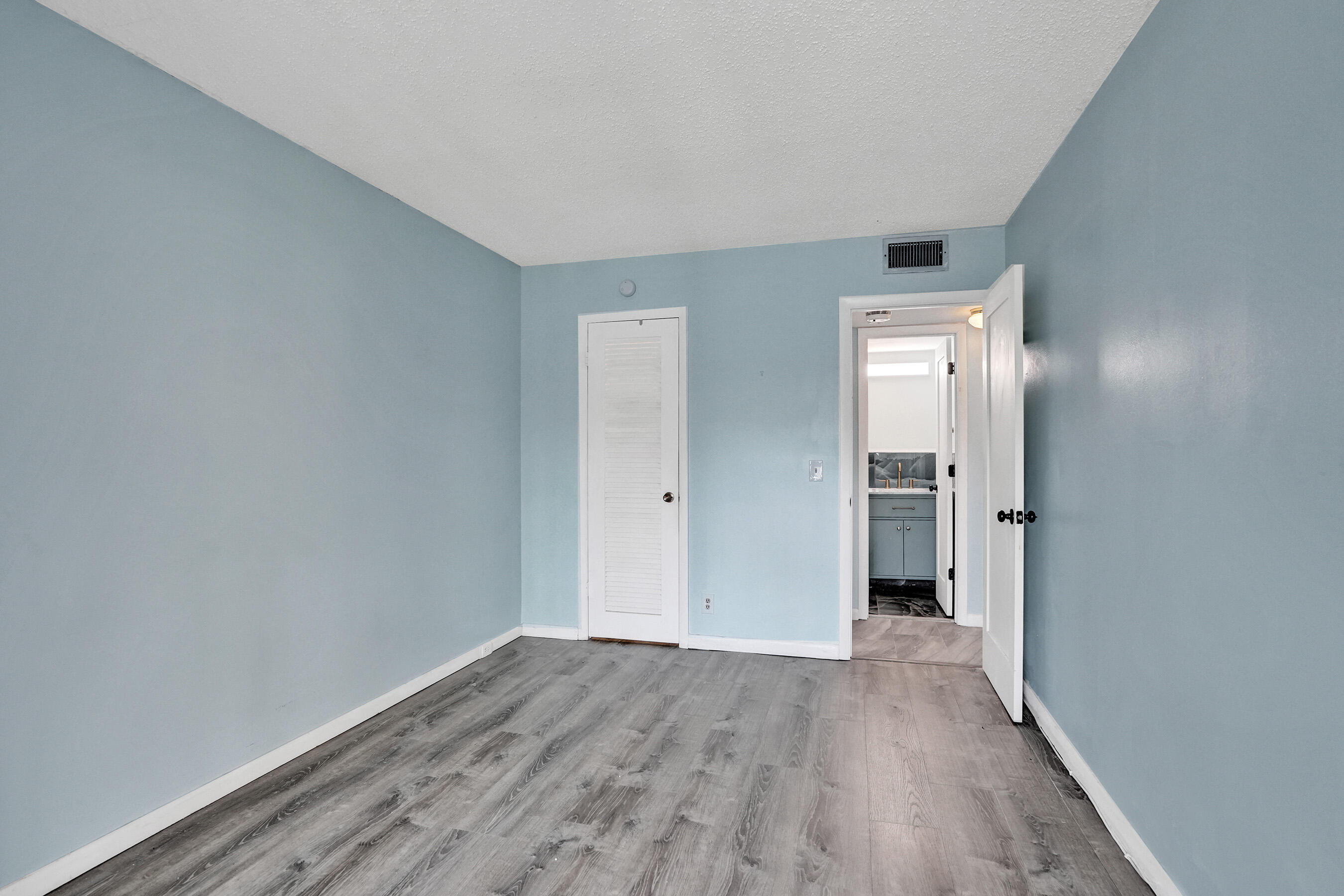 OAKRIDGE T CONDO - Residential