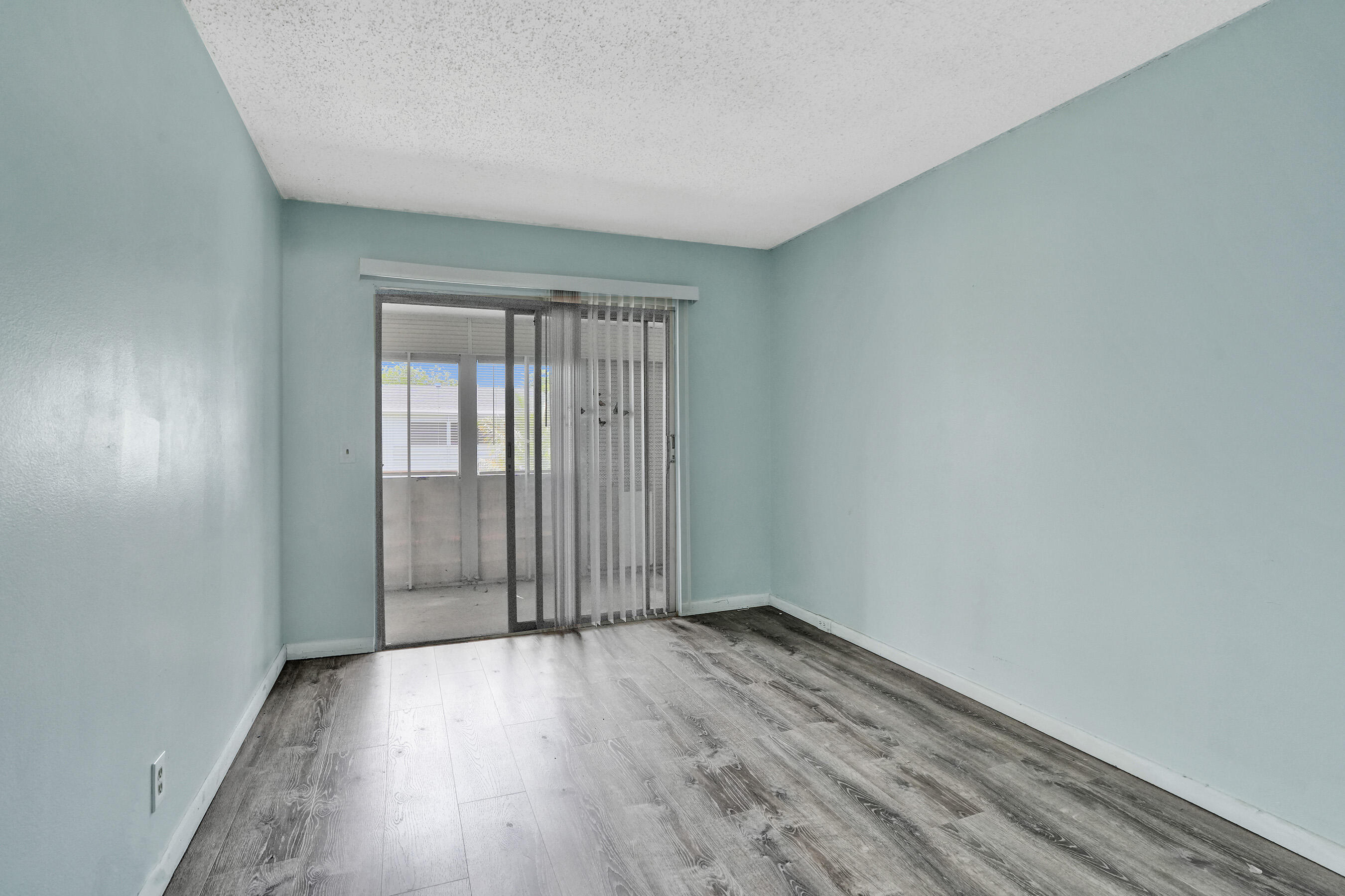 OAKRIDGE T CONDO - Residential