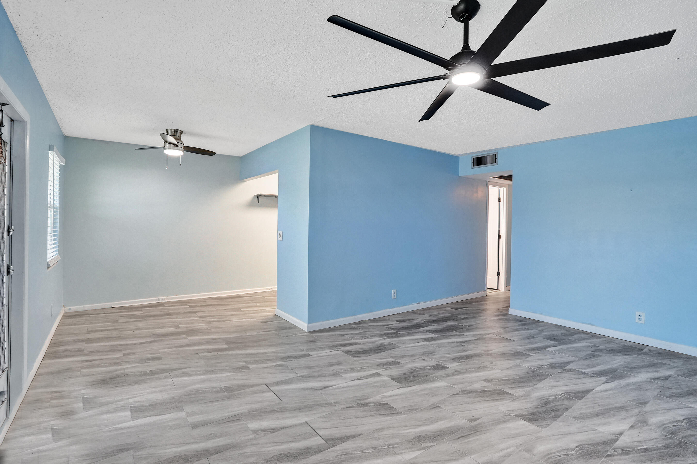 OAKRIDGE T CONDO - Residential