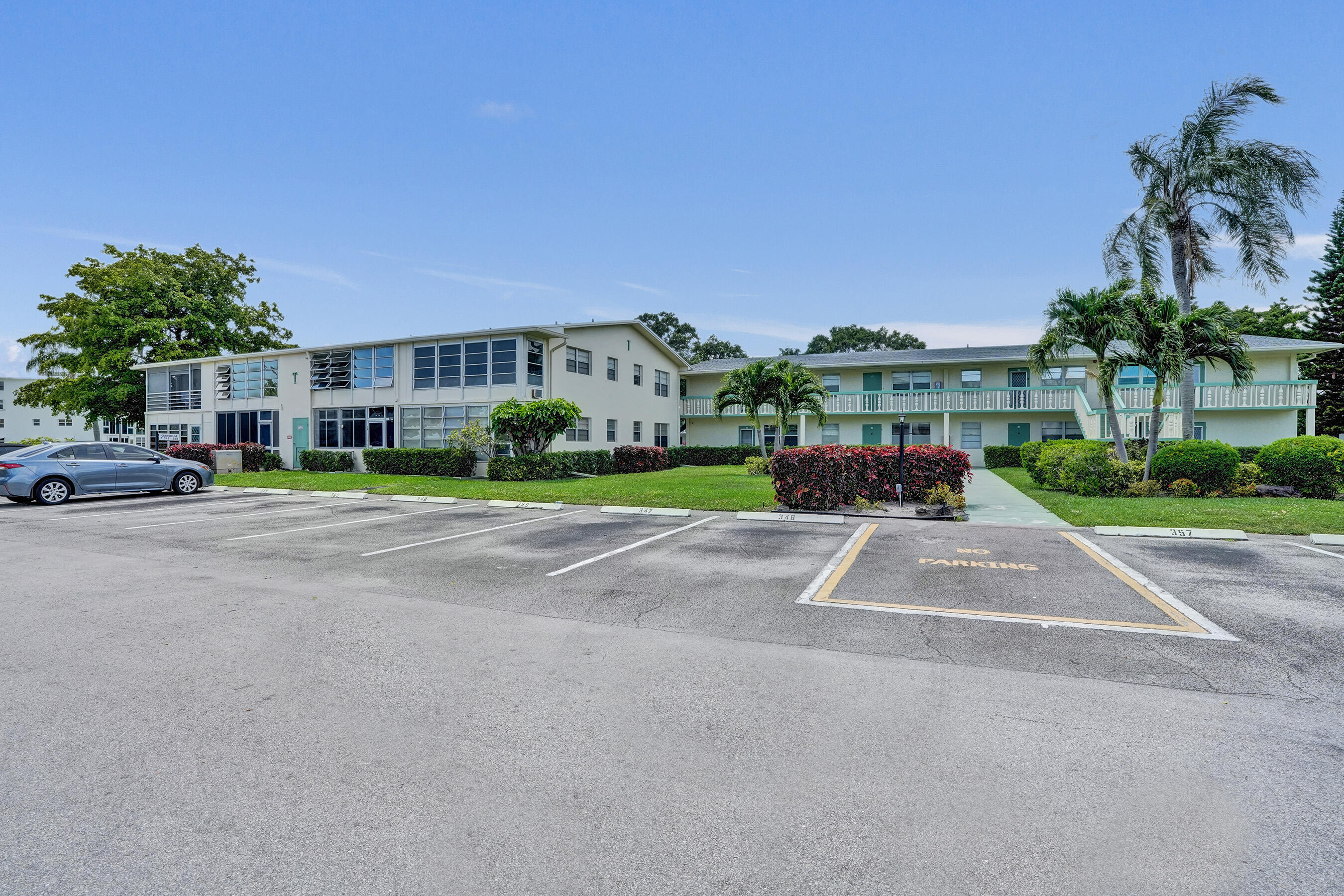 OAKRIDGE T CONDO - Residential