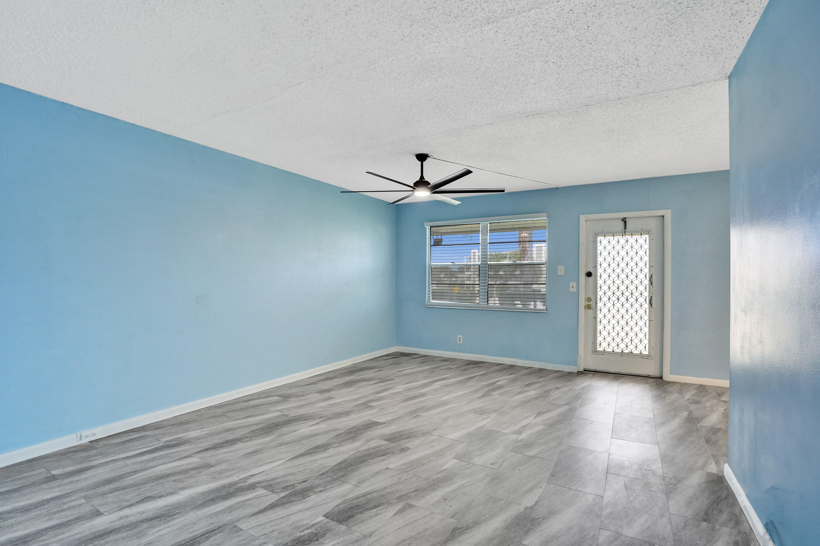 OAKRIDGE T CONDO - Residential