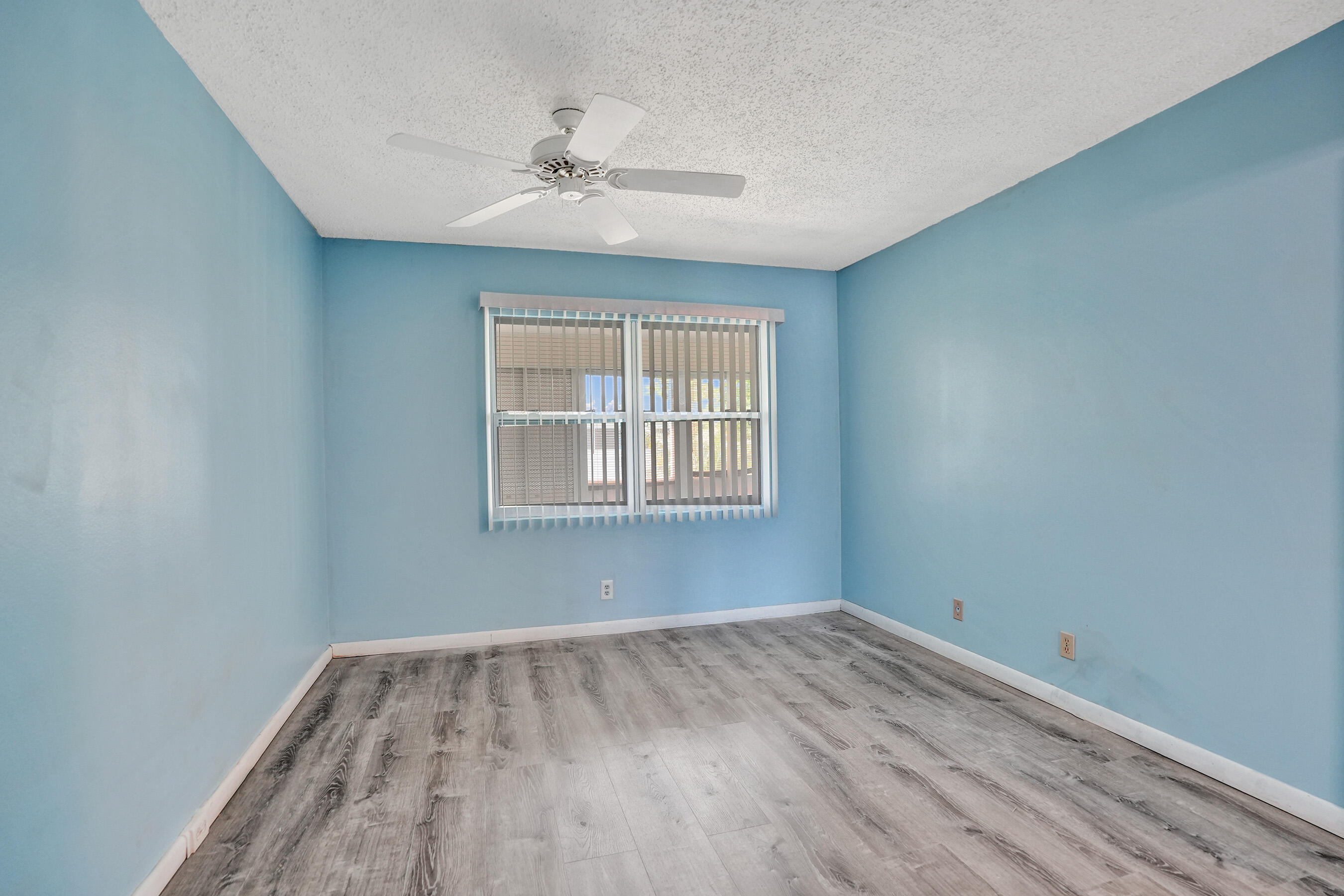 OAKRIDGE T CONDO - Residential