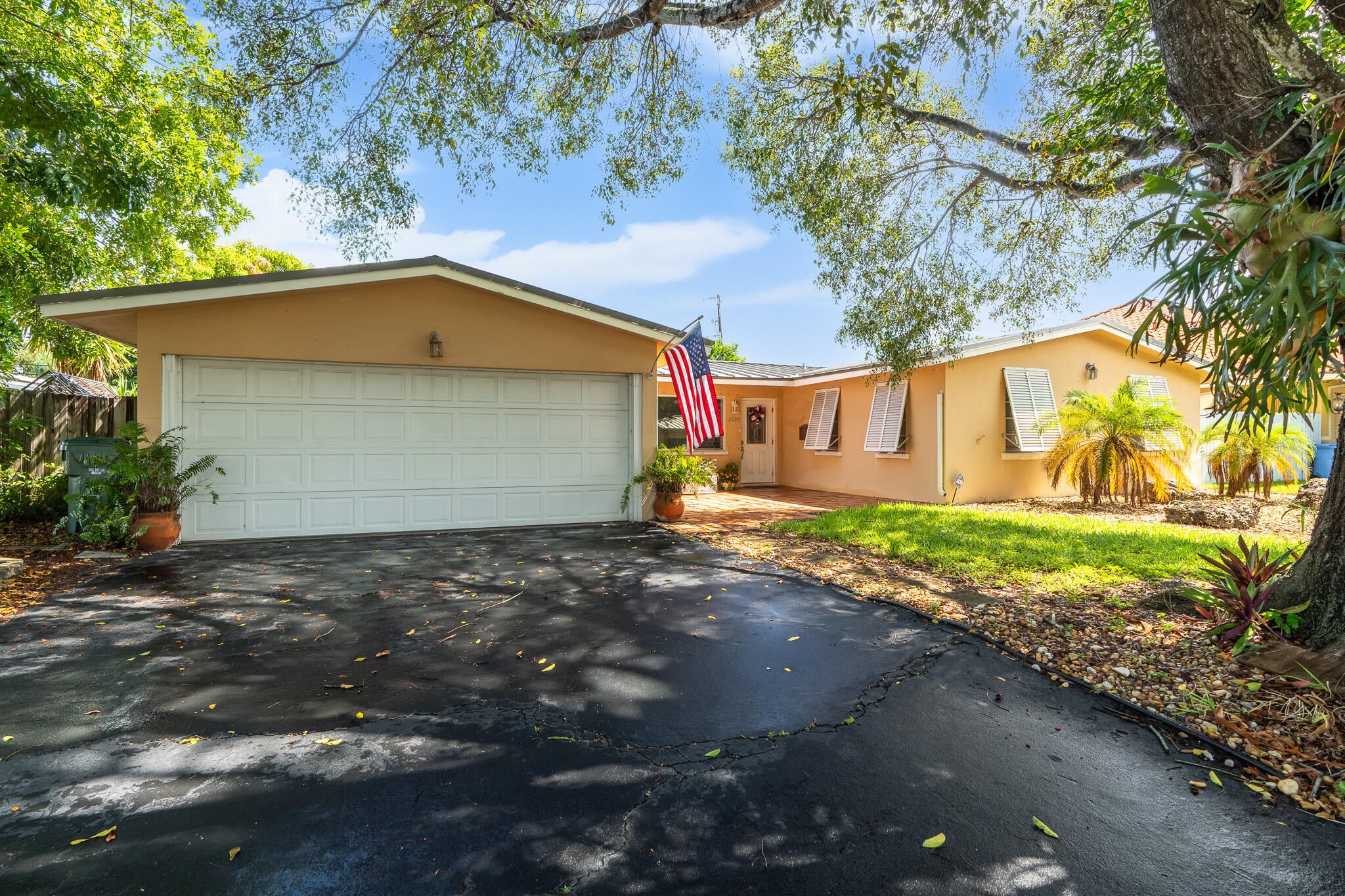 1601 NE 48TH Court