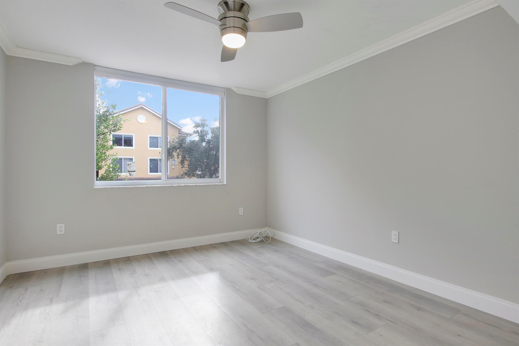HYPOLUXOS MARINERS CAY CO - Residential Lease