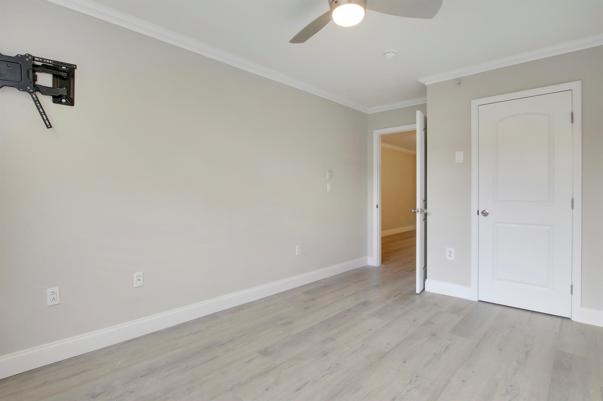 HYPOLUXOS MARINERS CAY CO - Residential Lease