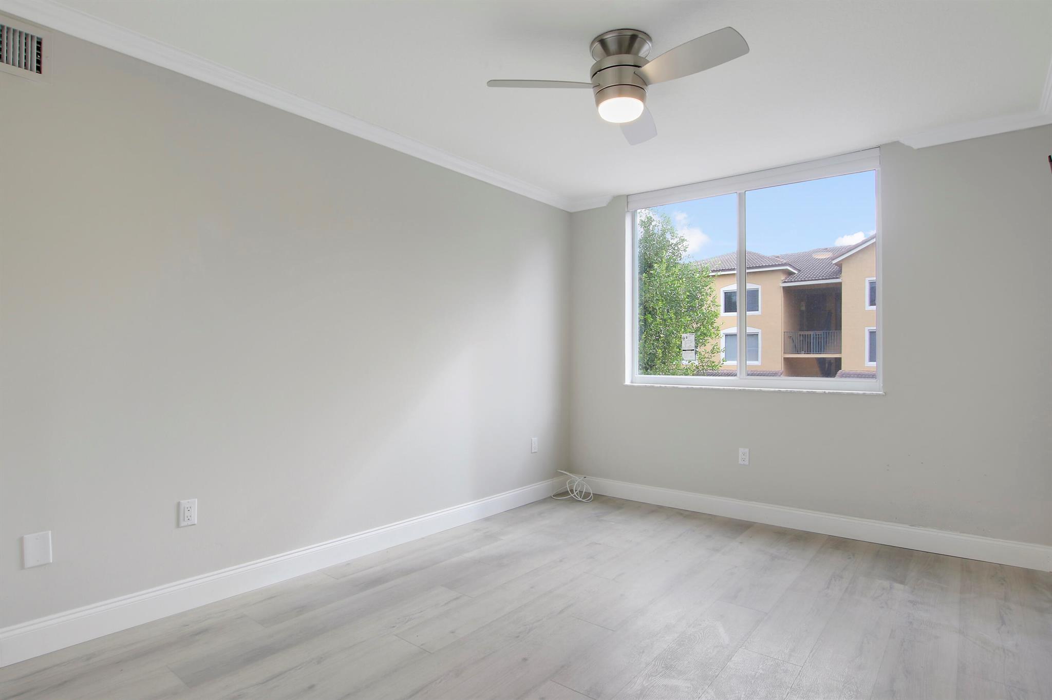 HYPOLUXOS MARINERS CAY CO - Residential Lease