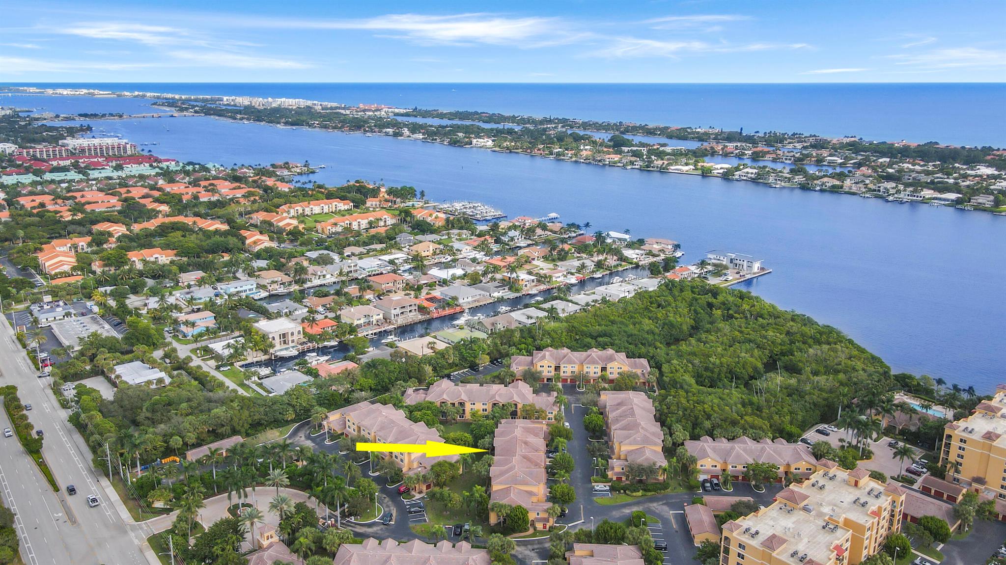 HYPOLUXOS MARINERS CAY CO - Residential Lease