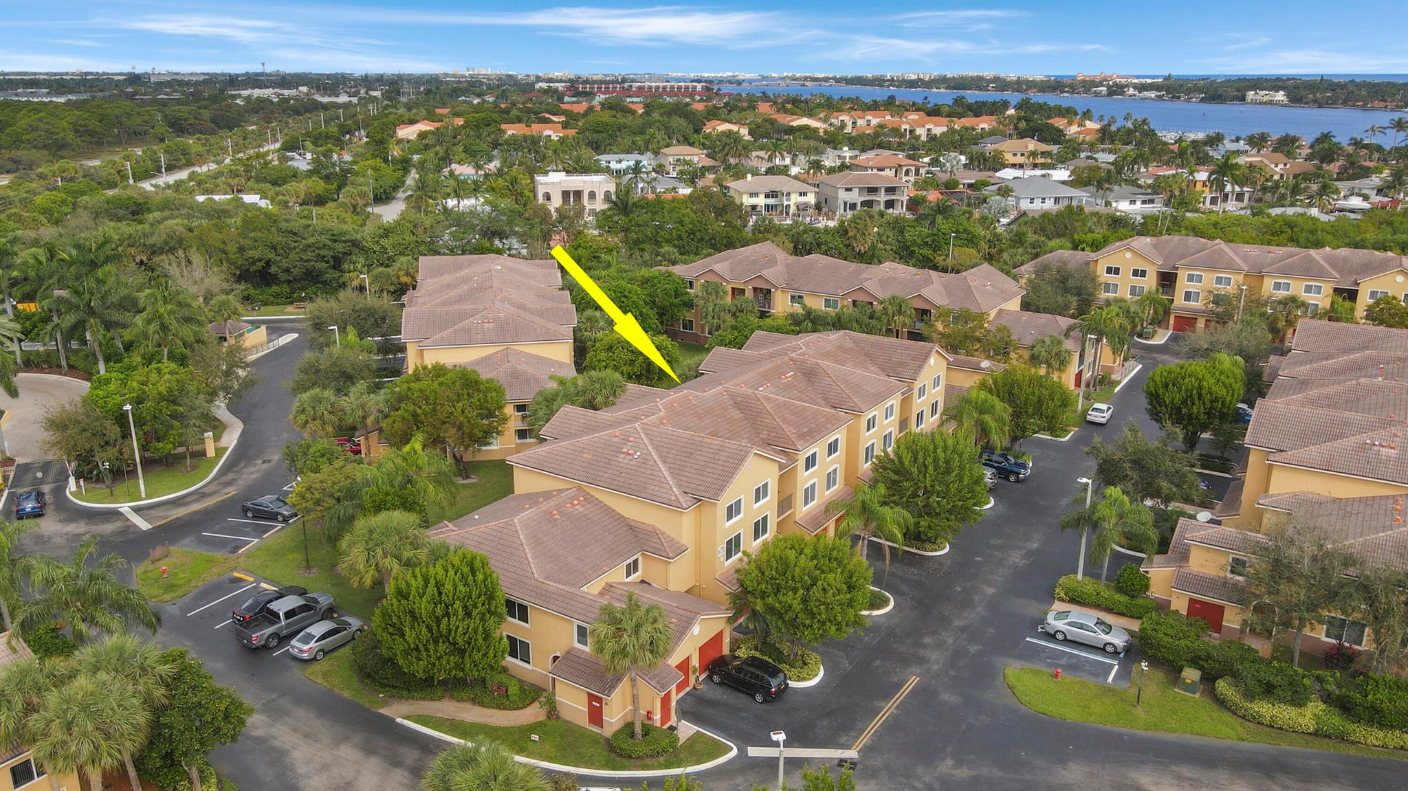 HYPOLUXOS MARINERS CAY CO - Residential Lease