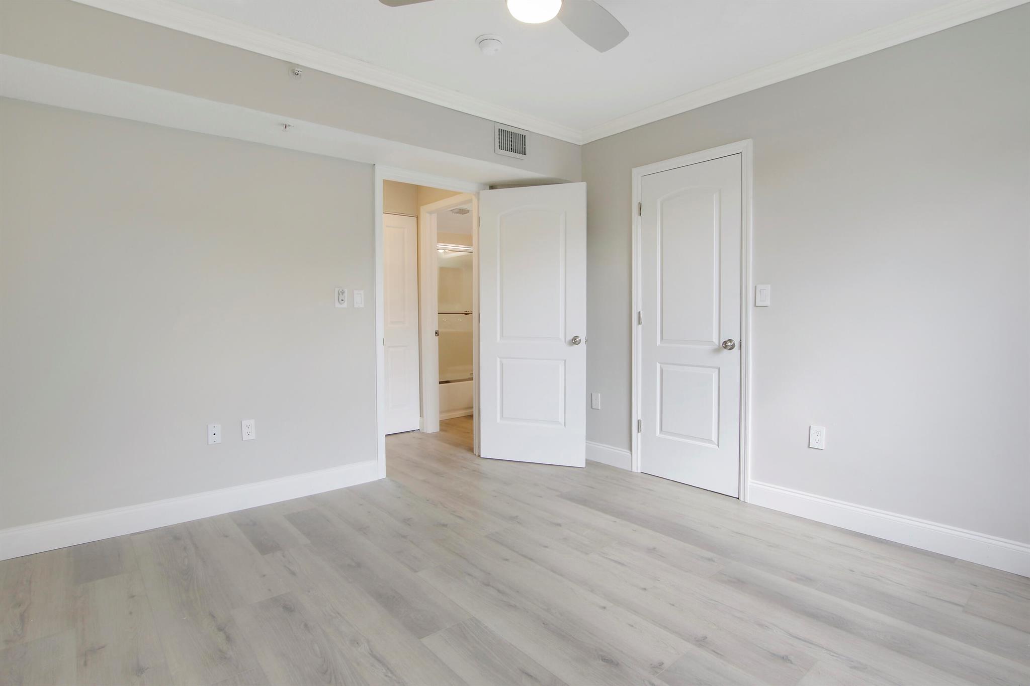 HYPOLUXOS MARINERS CAY CO - Residential Lease