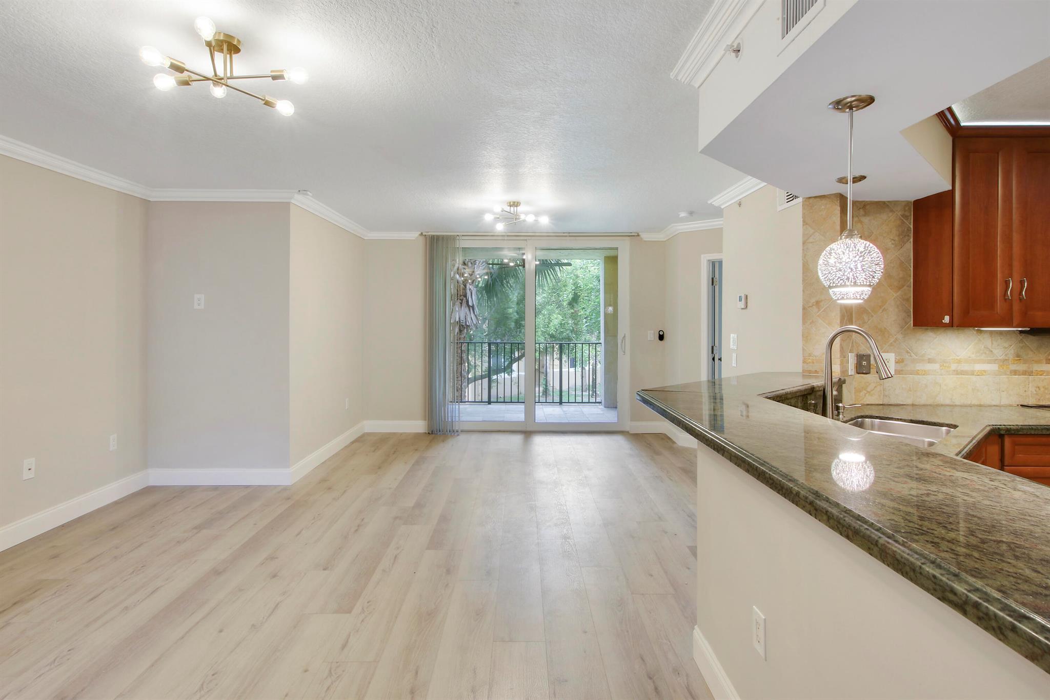 HYPOLUXOS MARINERS CAY CO - Residential Lease