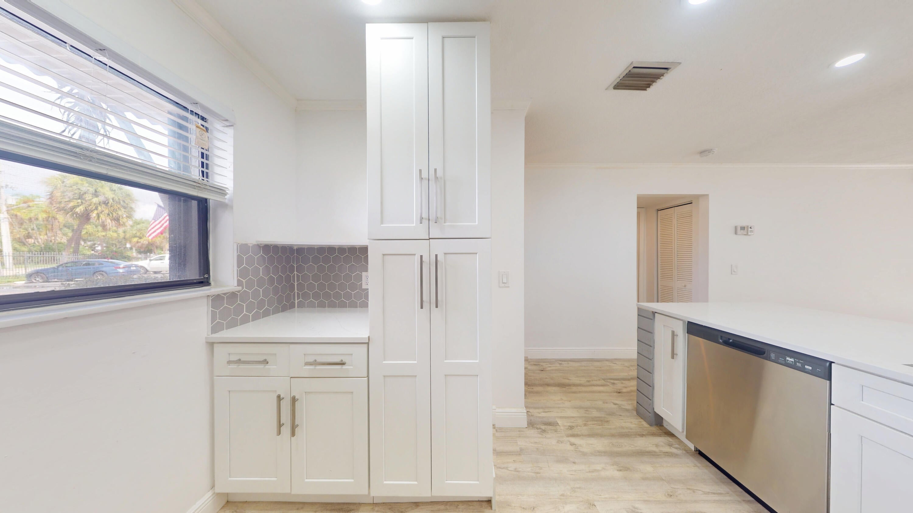 701 N INDIAN RIVER Drive 105