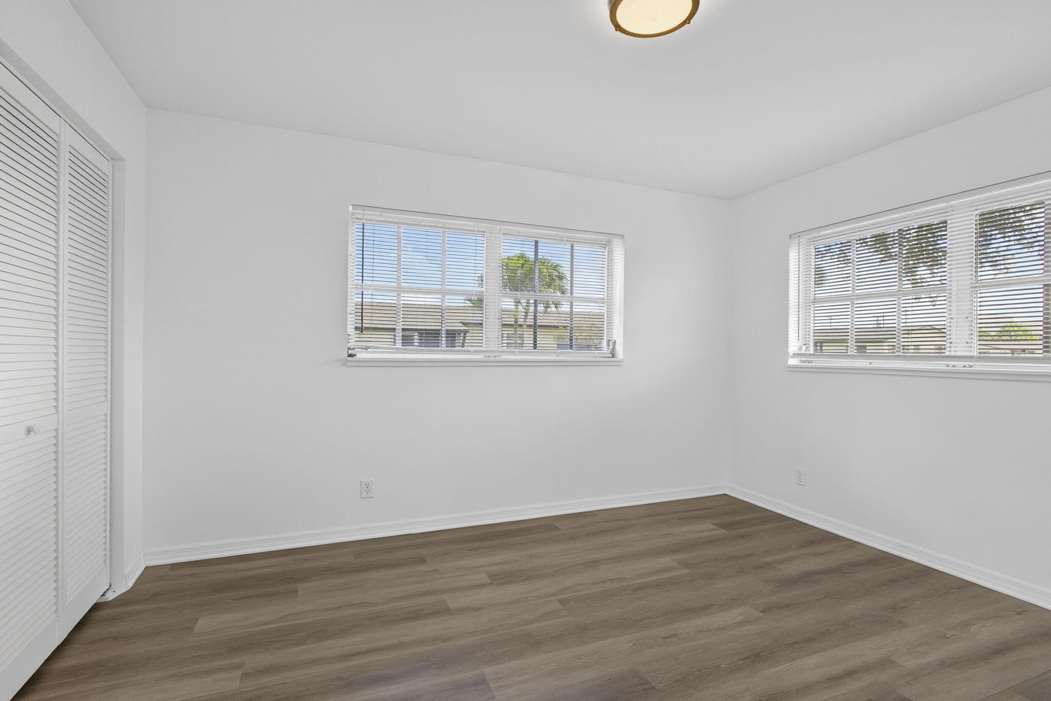 CRESTHAVEN VILLAS 6 CONDO - Residential