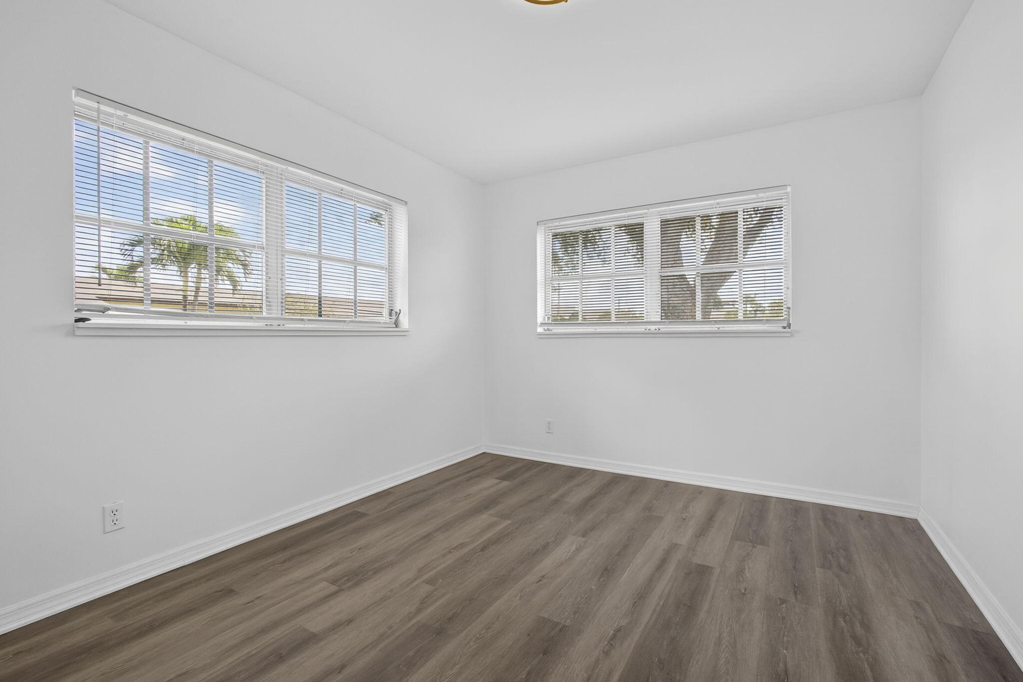 CRESTHAVEN VILLAS 6 CONDO - Residential