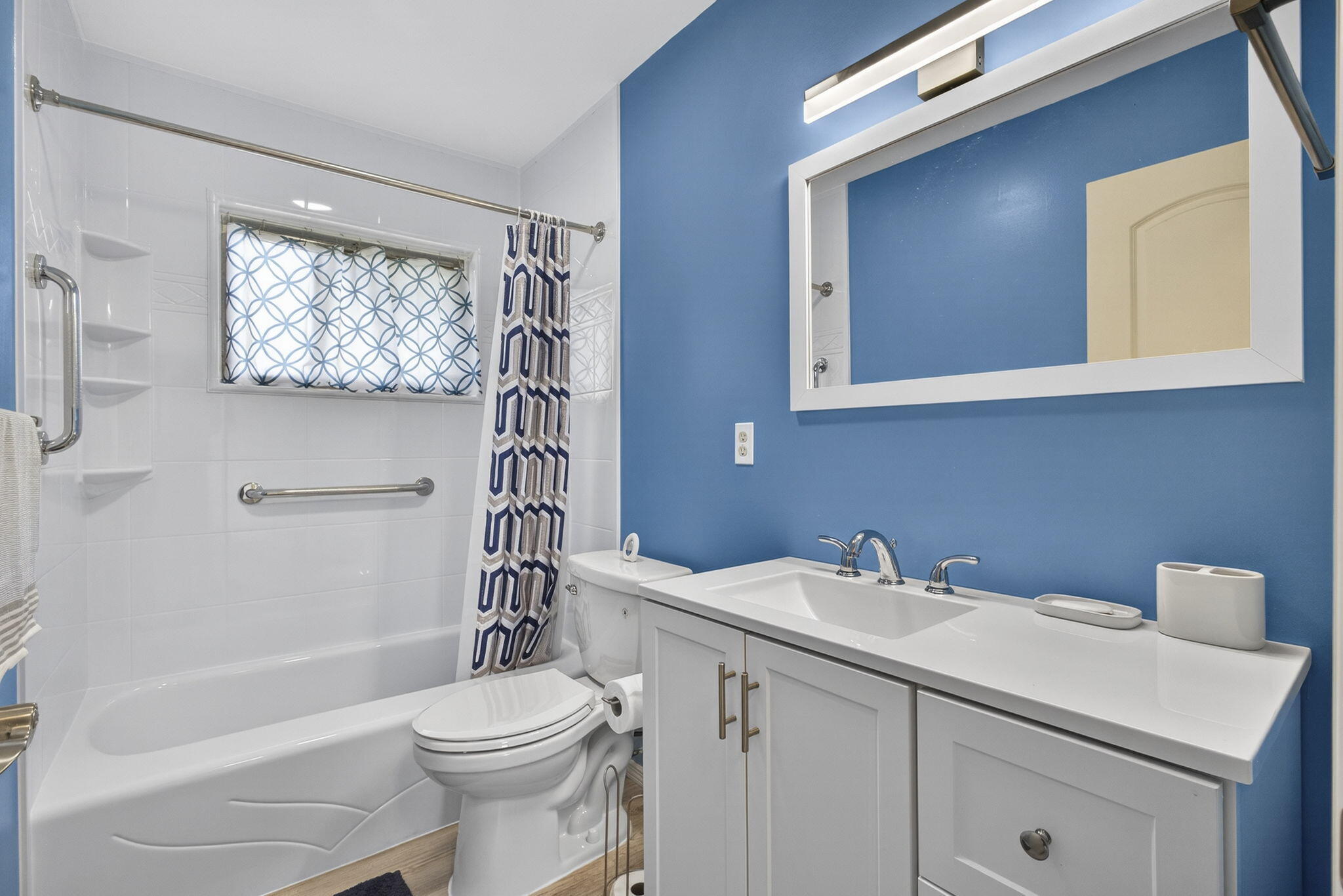 CRESTHAVEN VILLAS 6 CONDO - Residential