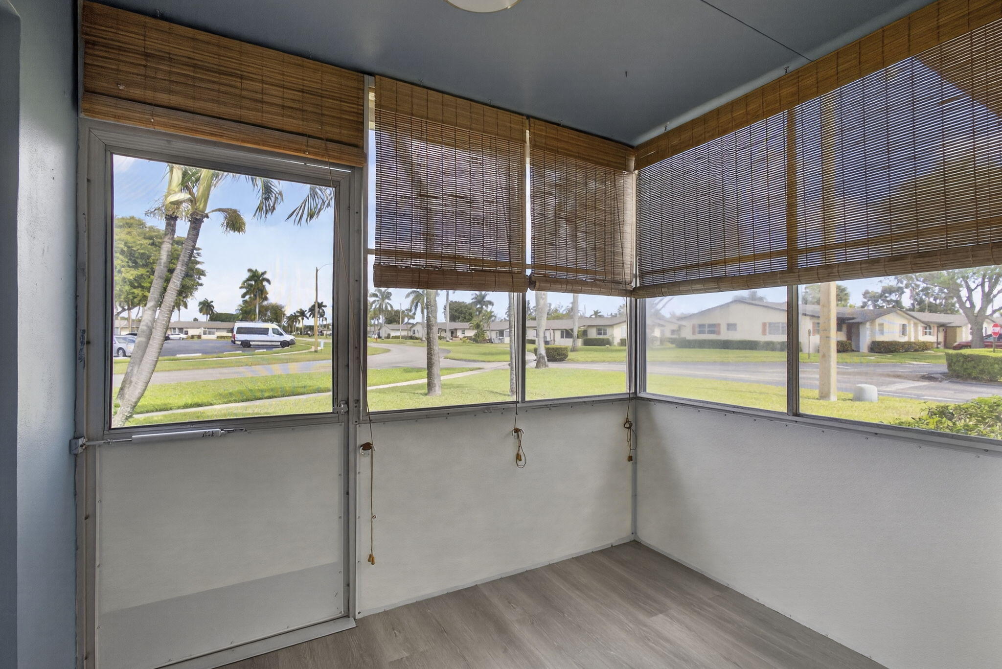 CRESTHAVEN VILLAS 6 CONDO - Residential