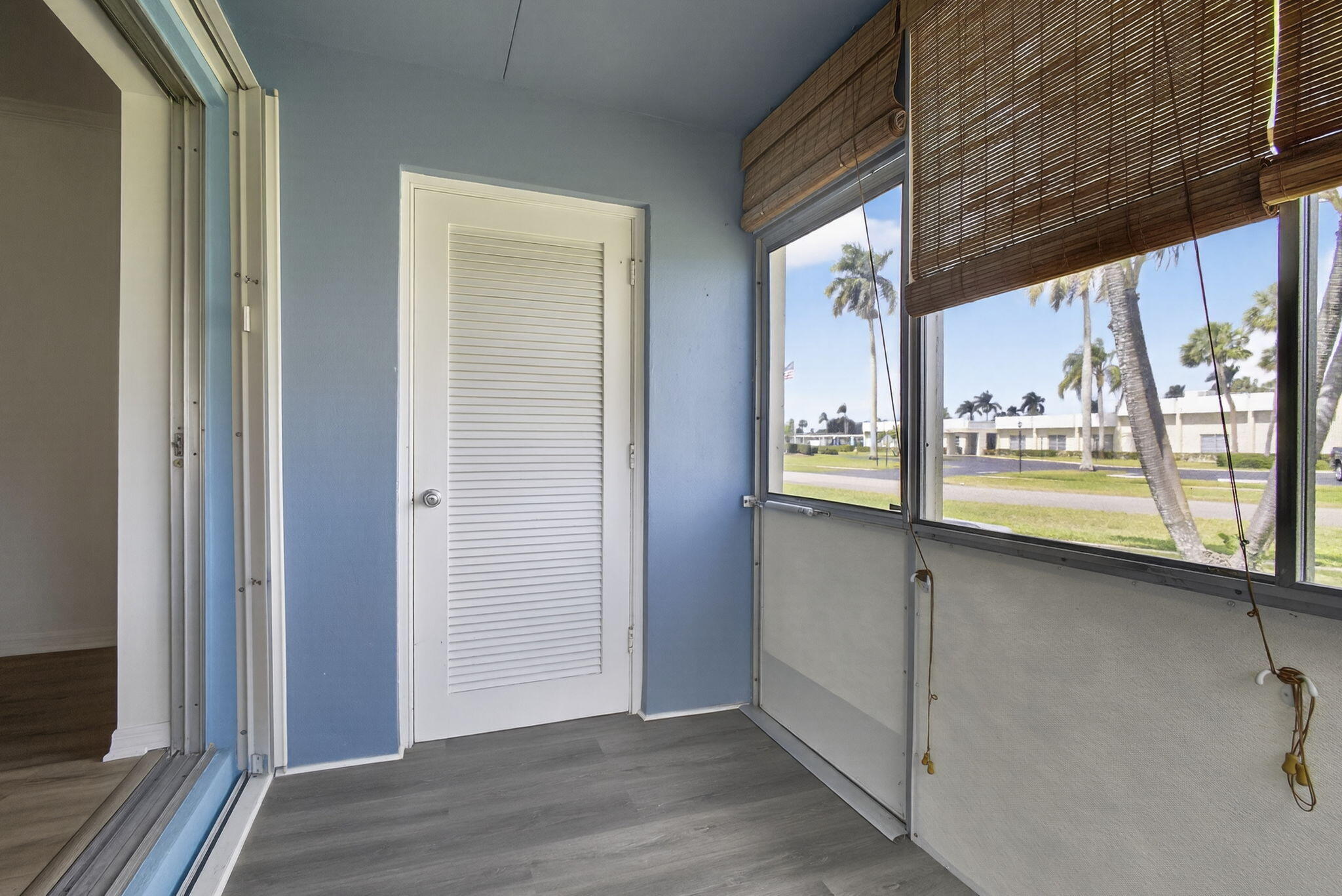 CRESTHAVEN VILLAS 6 CONDO - Residential