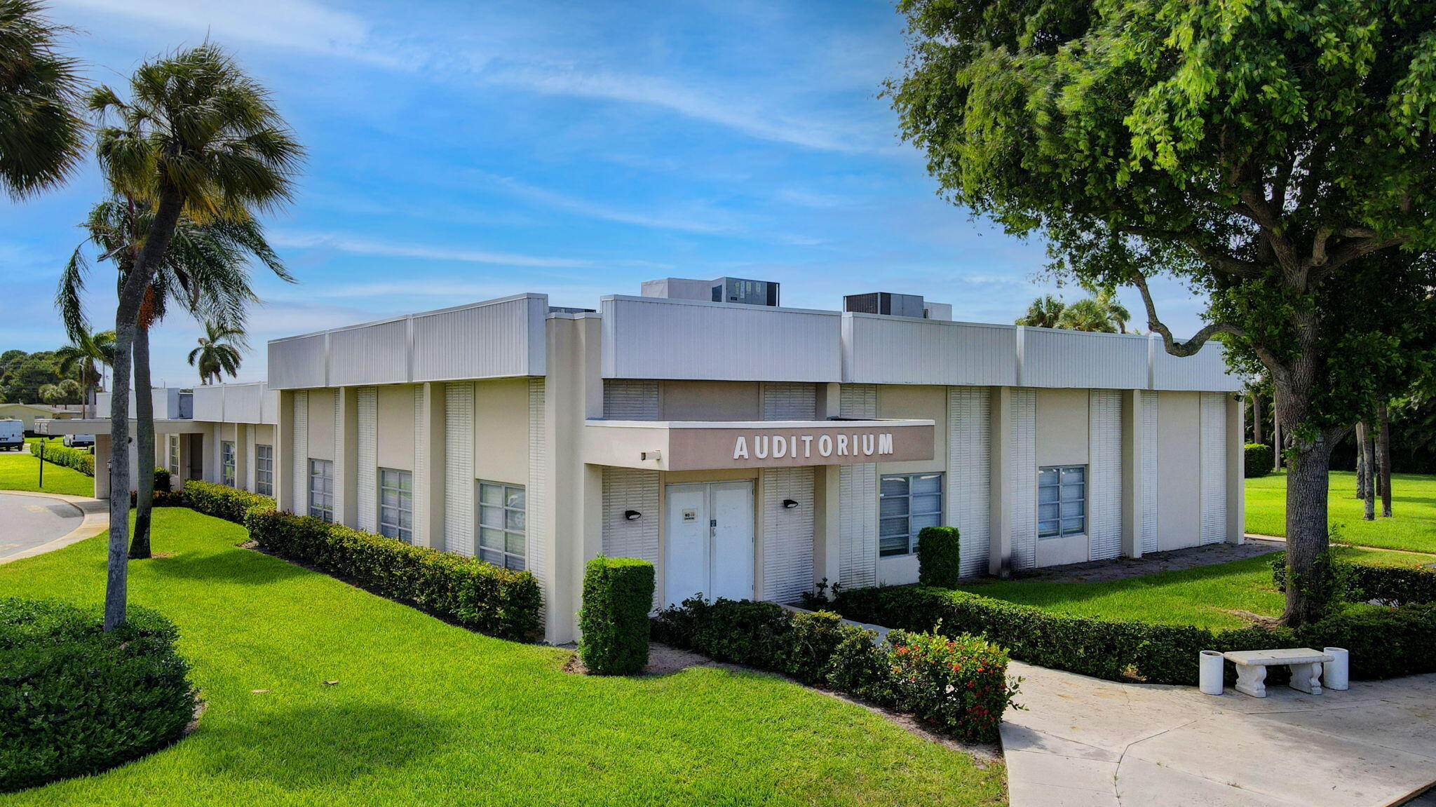 CRESTHAVEN VILLAS 6 CONDO - Residential