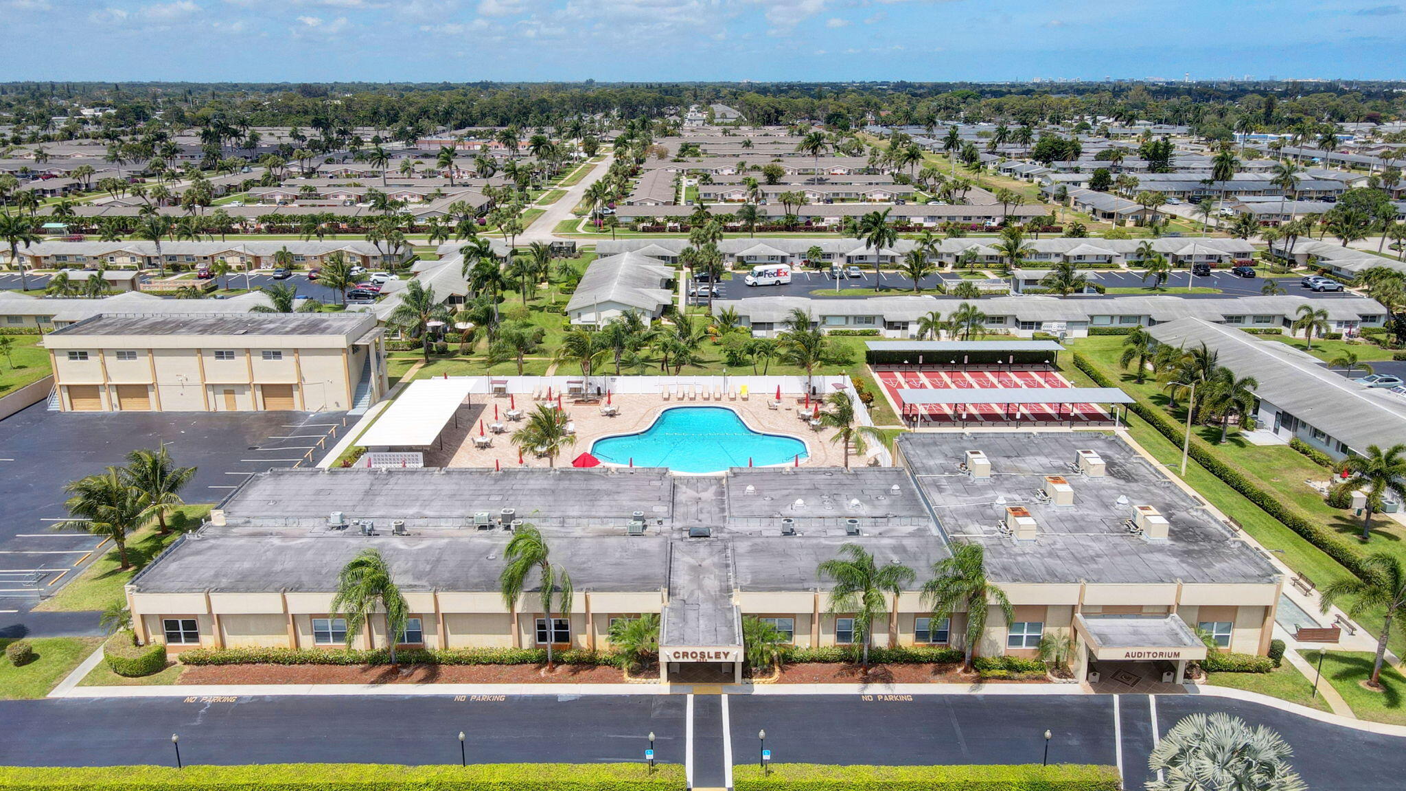 CRESTHAVEN VILLAS 6 CONDO - Residential