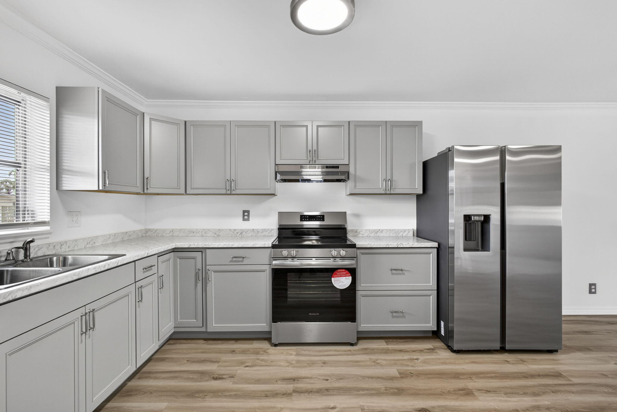 CRESTHAVEN VILLAS 6 CONDO - Residential