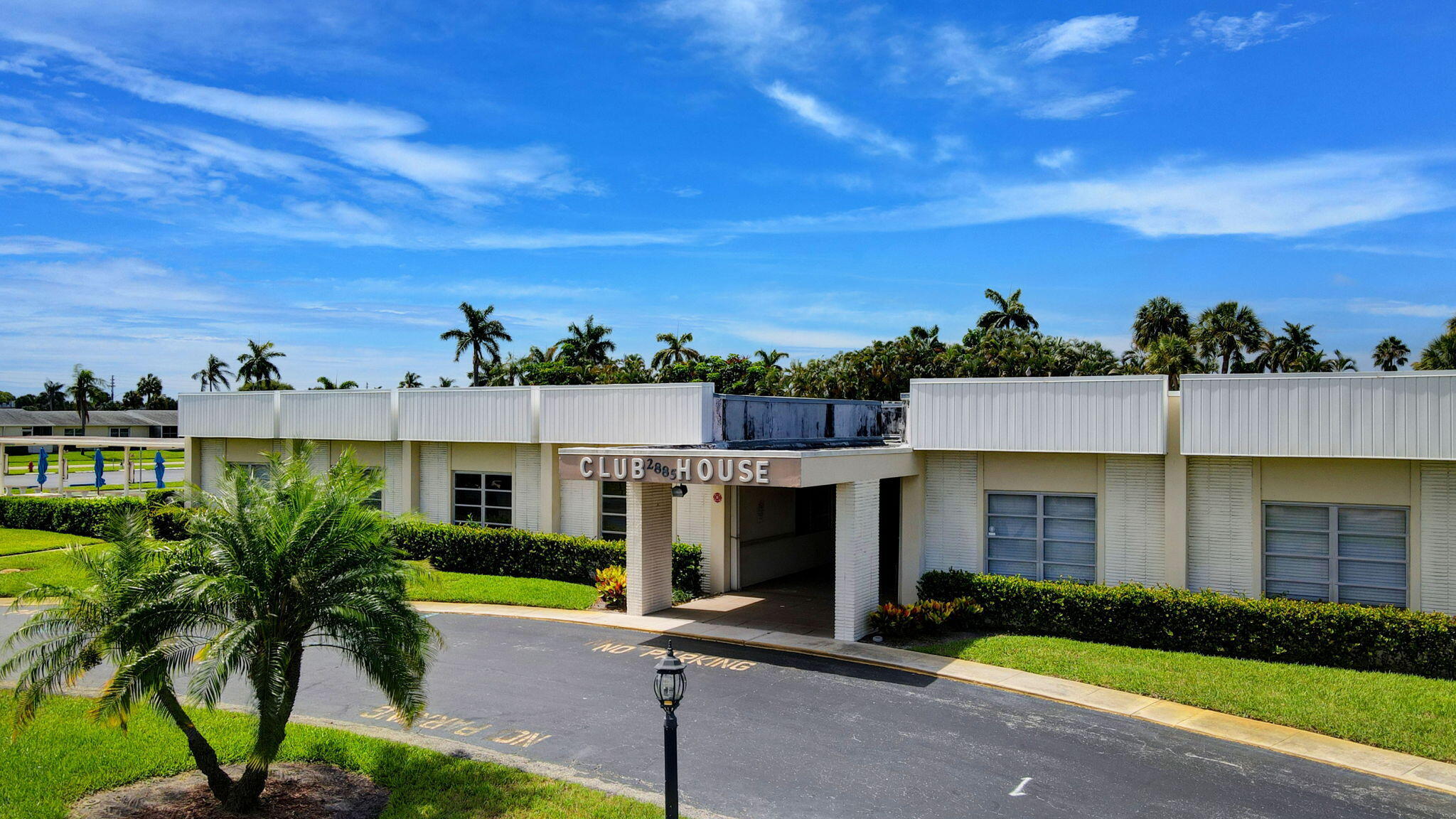 CRESTHAVEN VILLAS 6 CONDO - Residential