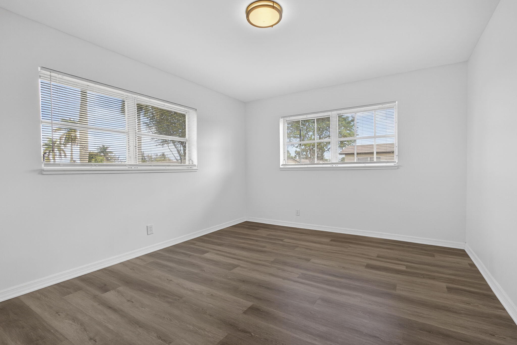 CRESTHAVEN VILLAS 6 CONDO - Residential