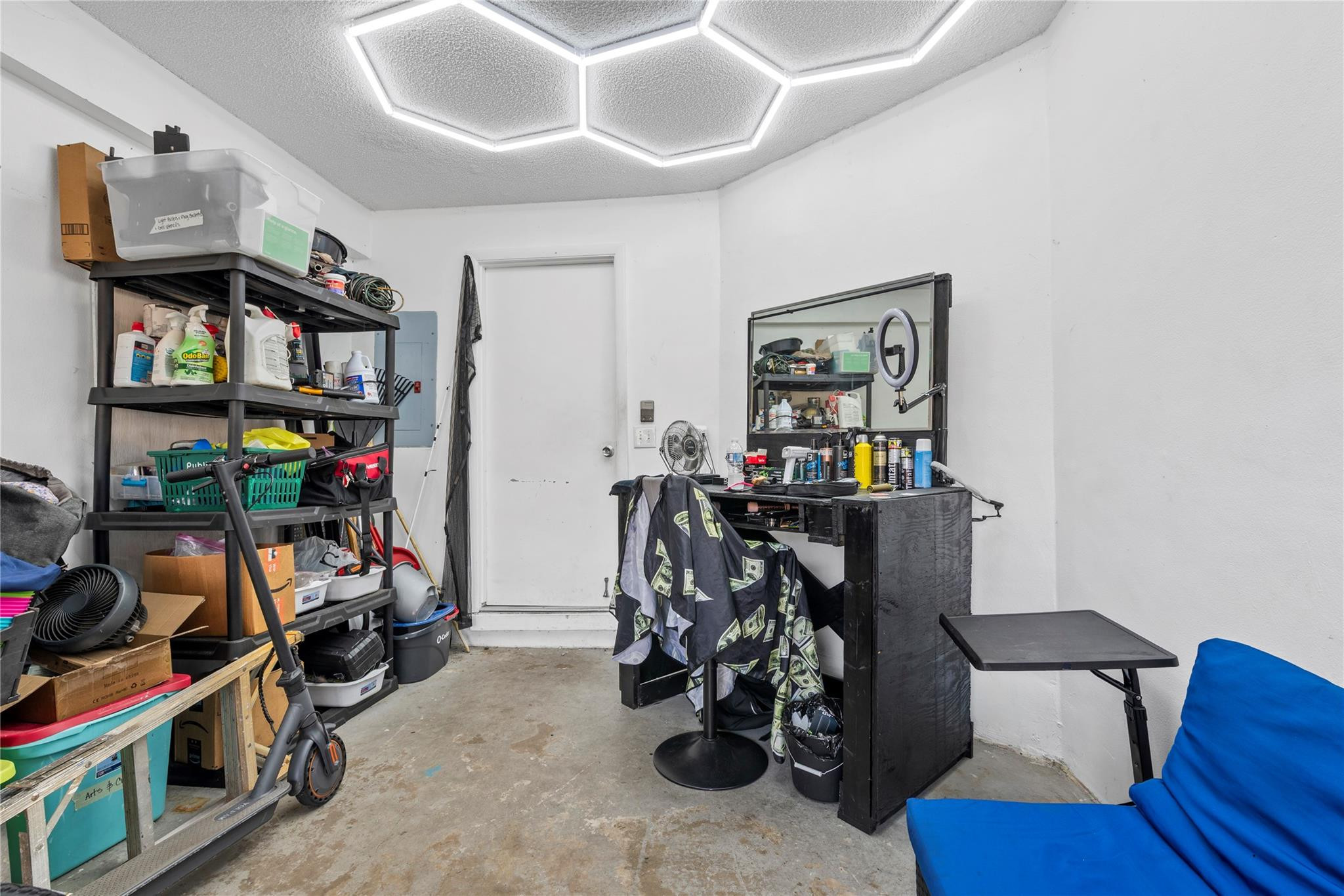 WEST LAKE - Residential