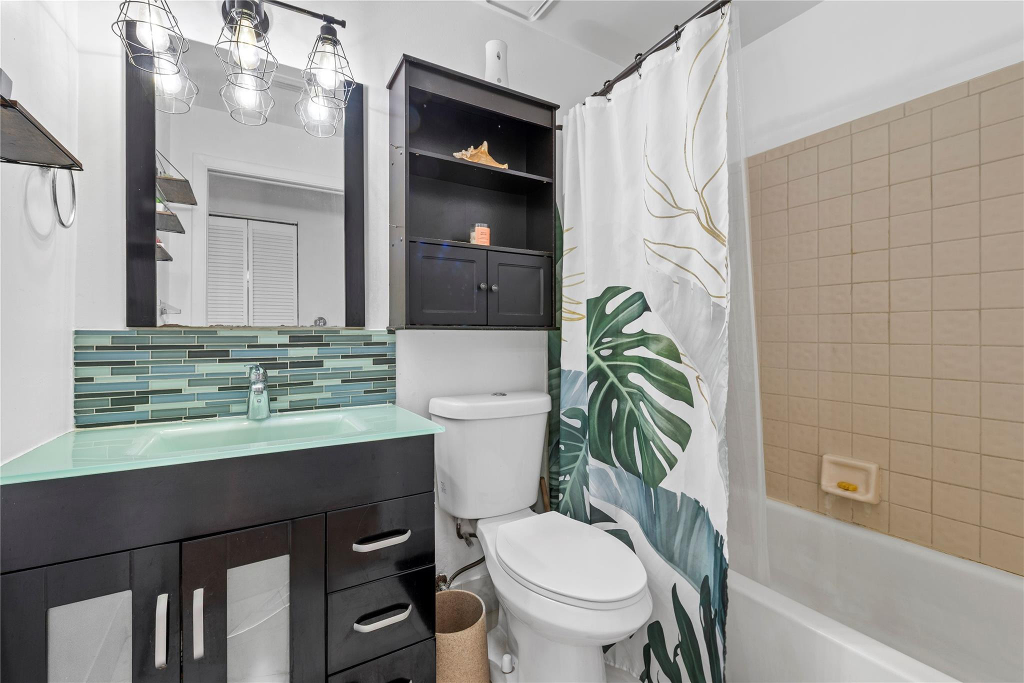 WEST LAKE - Residential