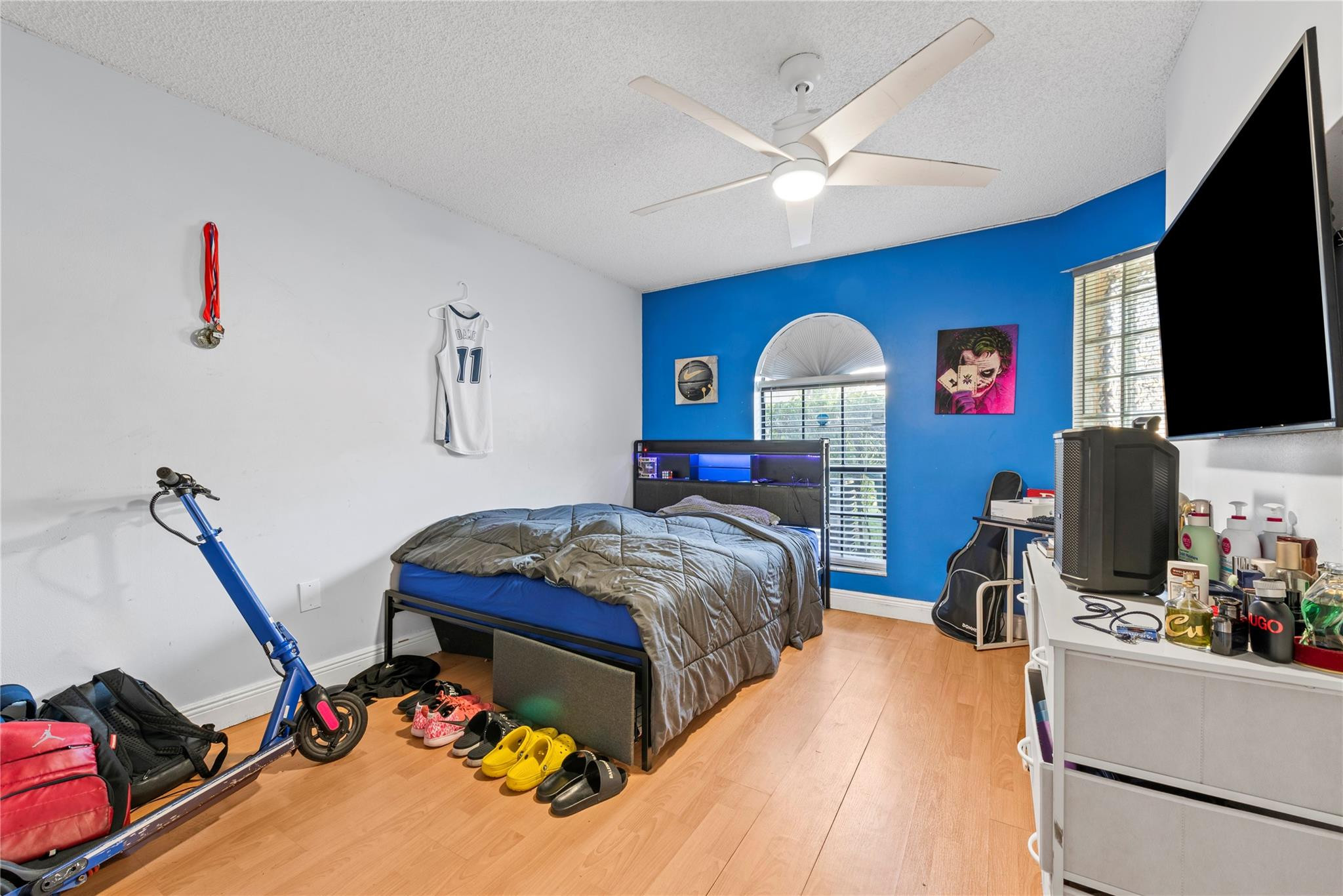 WEST LAKE - Residential