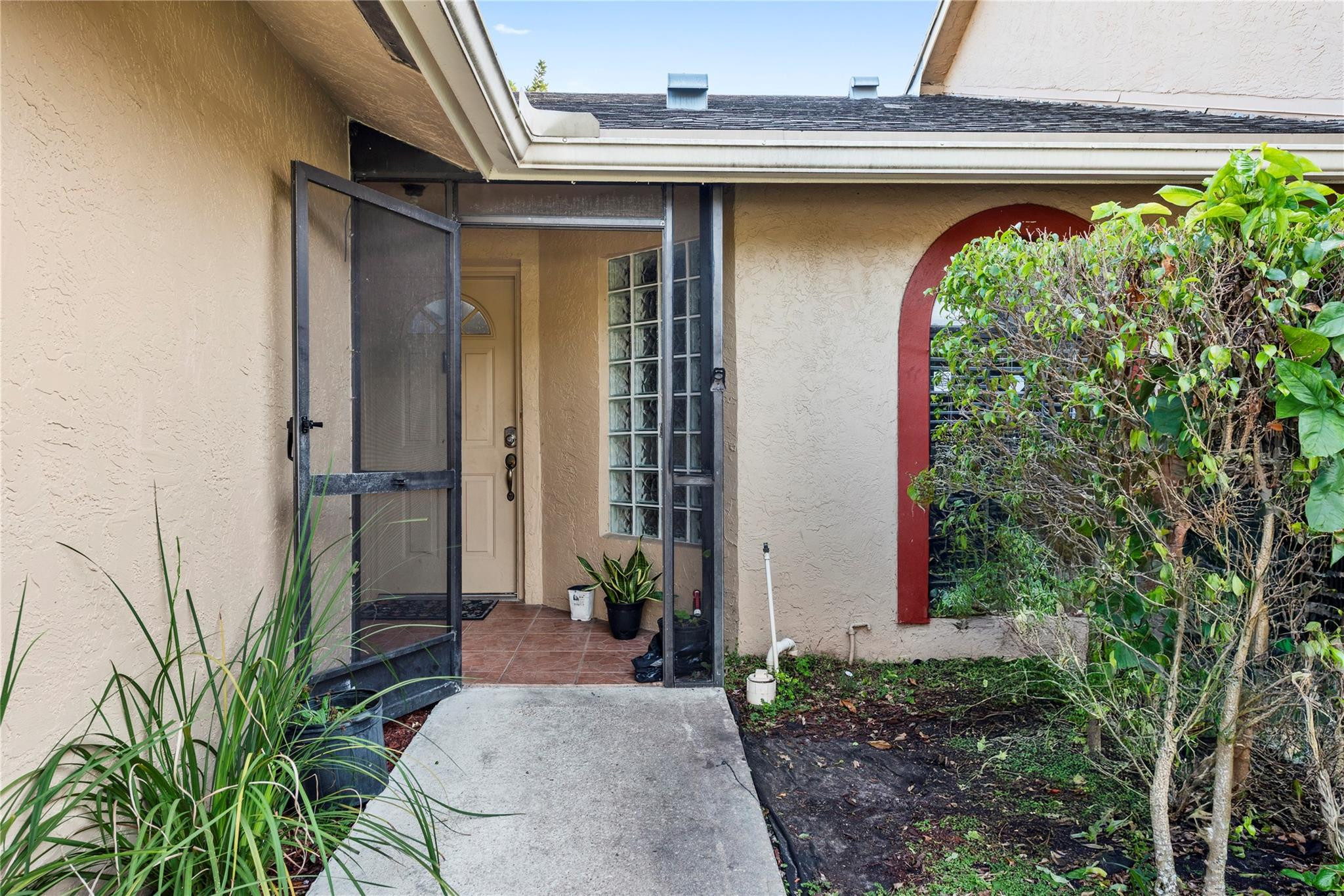 WEST LAKE - Residential