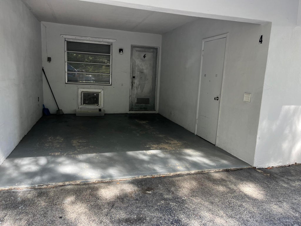 Photo of 209 SE 6th Street #4, Boynton Beach, FL 33435 (MLS # B26069839)