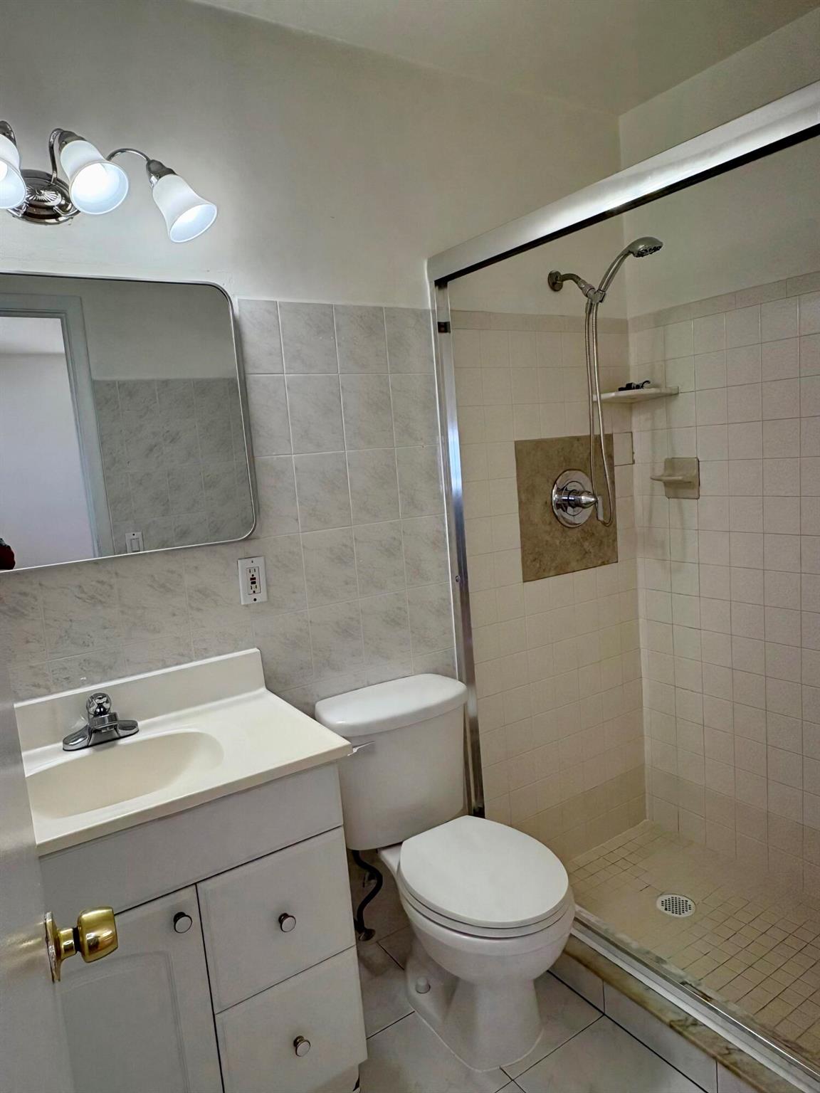 NORMANDY - Residential Lease